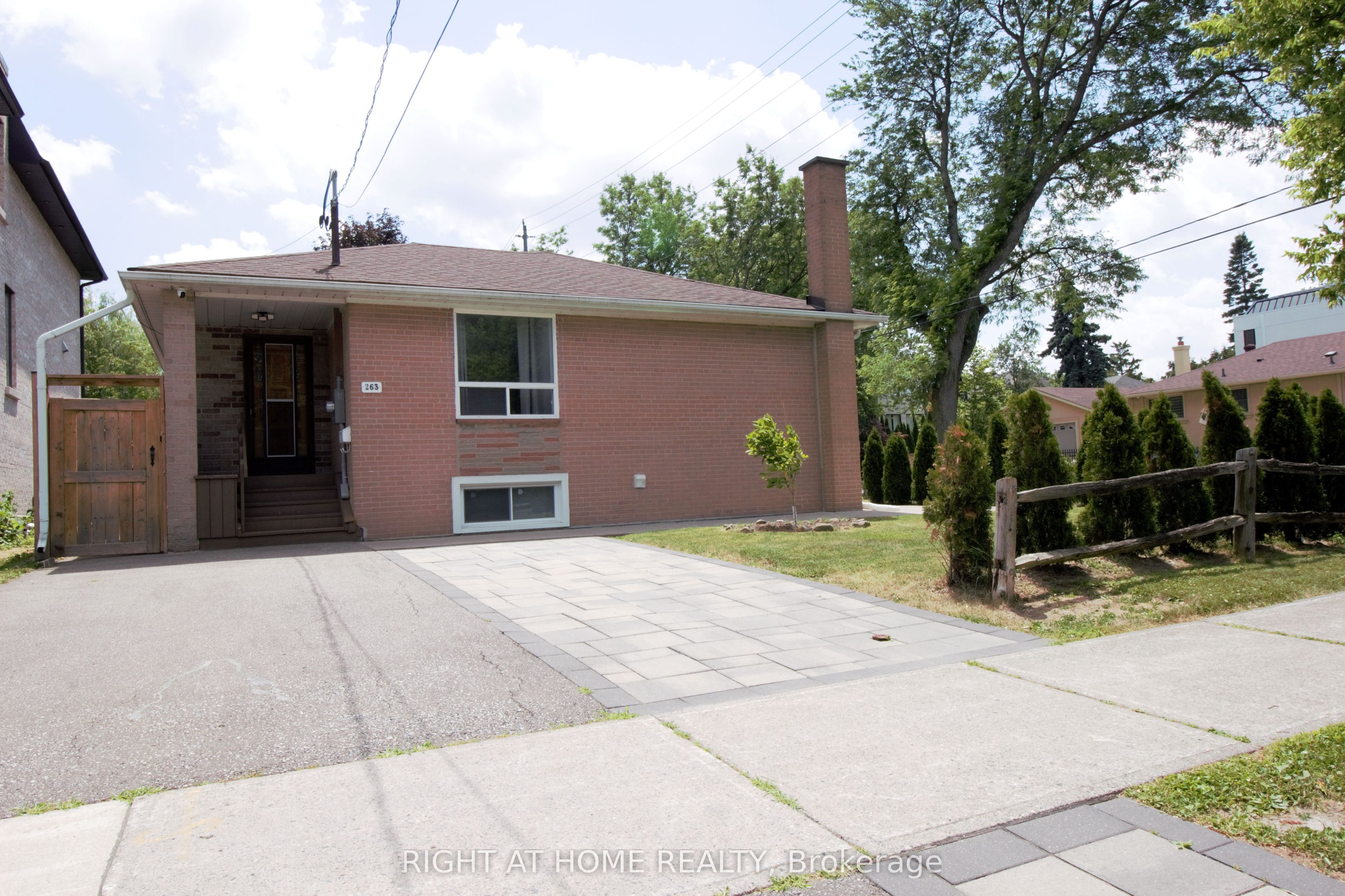 263 Patricia Avenue, Toronto, ON M2M 1J7 photo 2