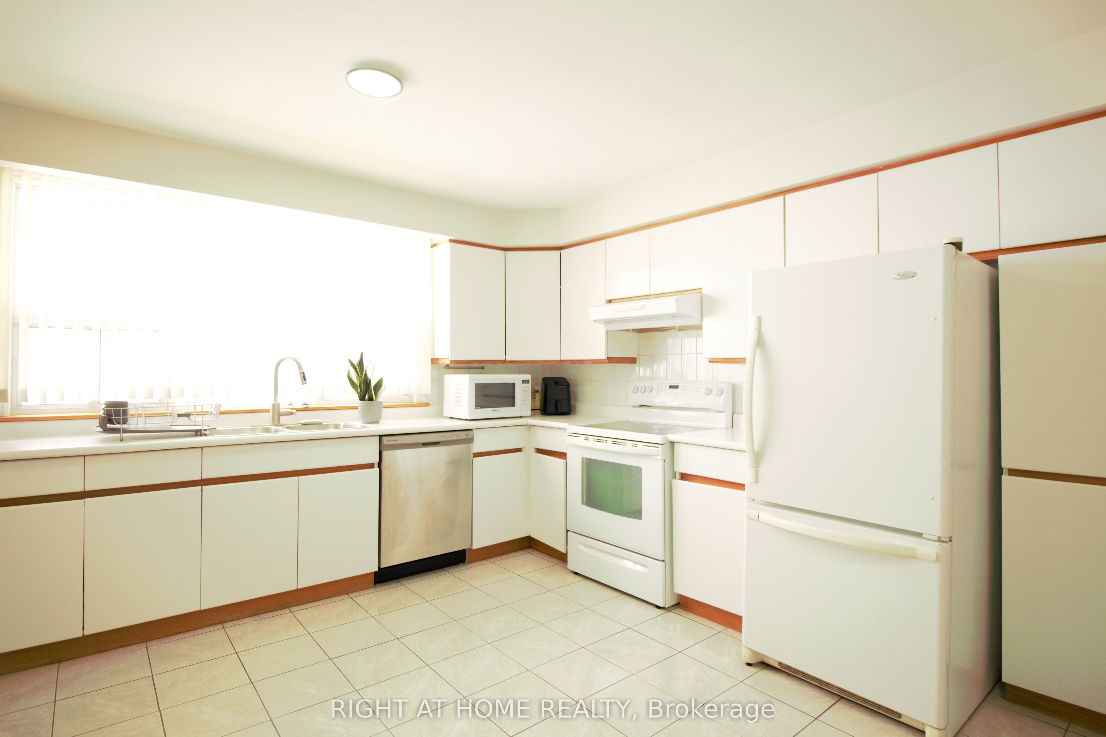 263 Patricia Avenue, Toronto, ON M2M 1J7 photo 4