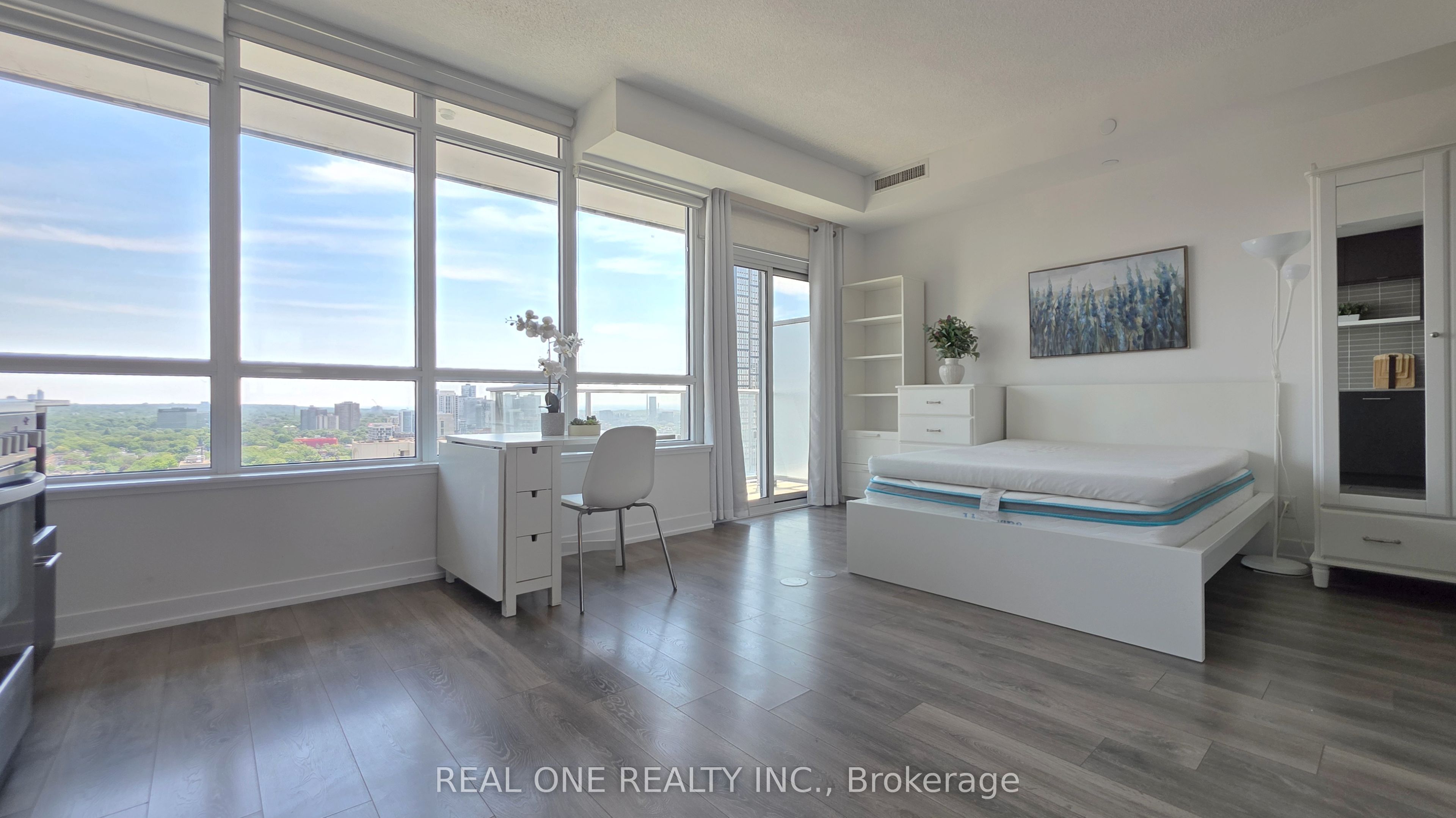 365 Church Street 2408, Toronto, ON M5B 1Z9
