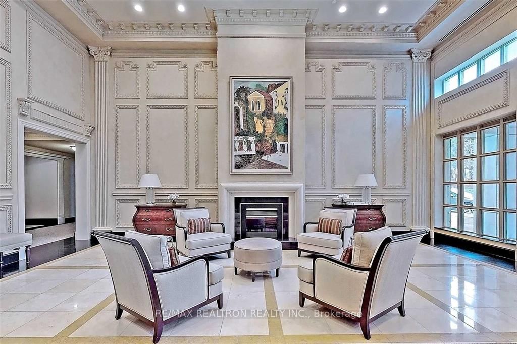 18 William Carson Crescent 211, Toronto, ON M2P 2G6 photo 2