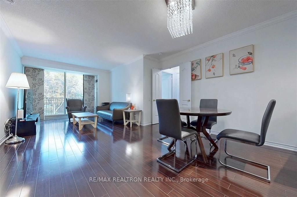 18 William Carson Crescent 211, Toronto, ON M2P 2G6 photo 3
