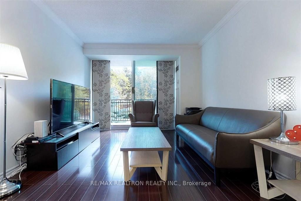 18 William Carson Crescent 211, Toronto, ON M2P 2G6 photo 4