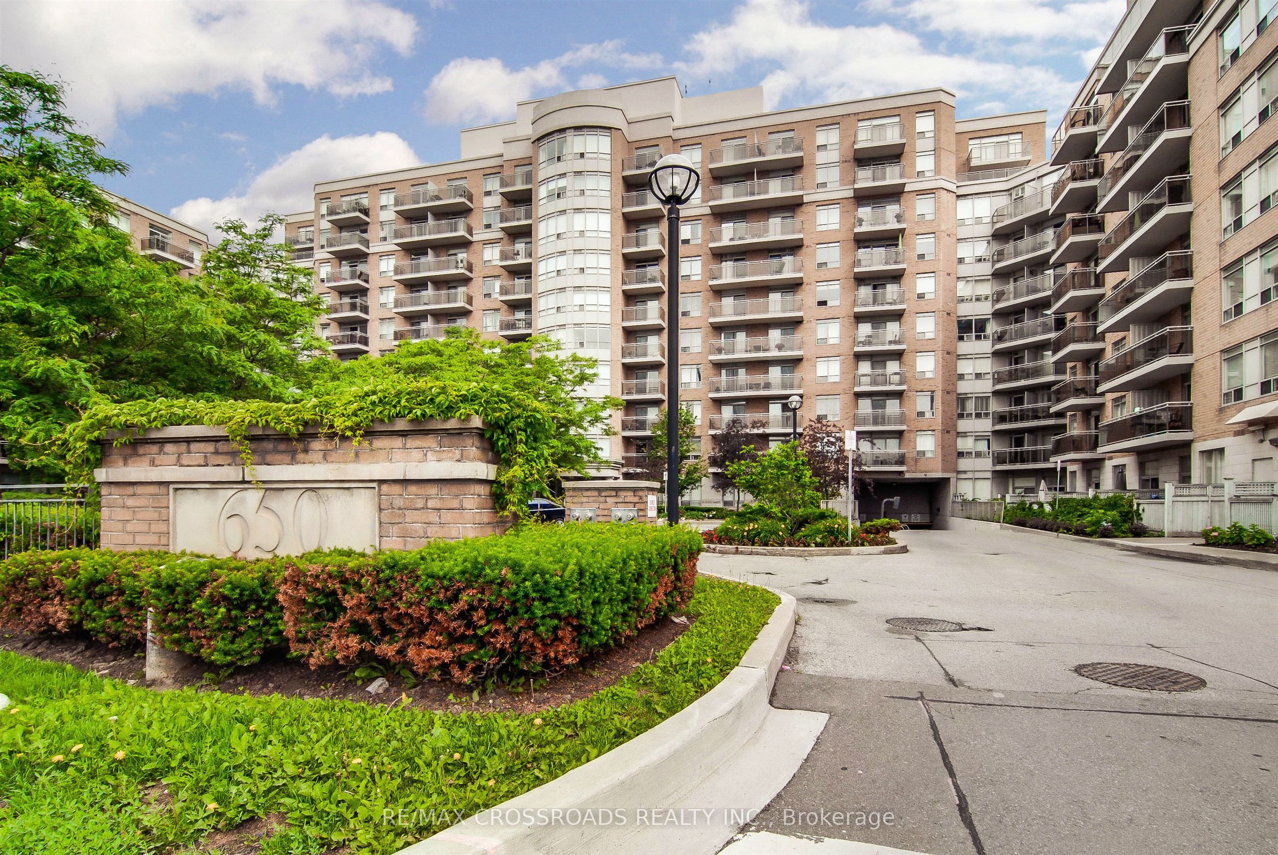 650 Lawrence Avenue W 183, Toronto, ON M6A 3E8 photo 3