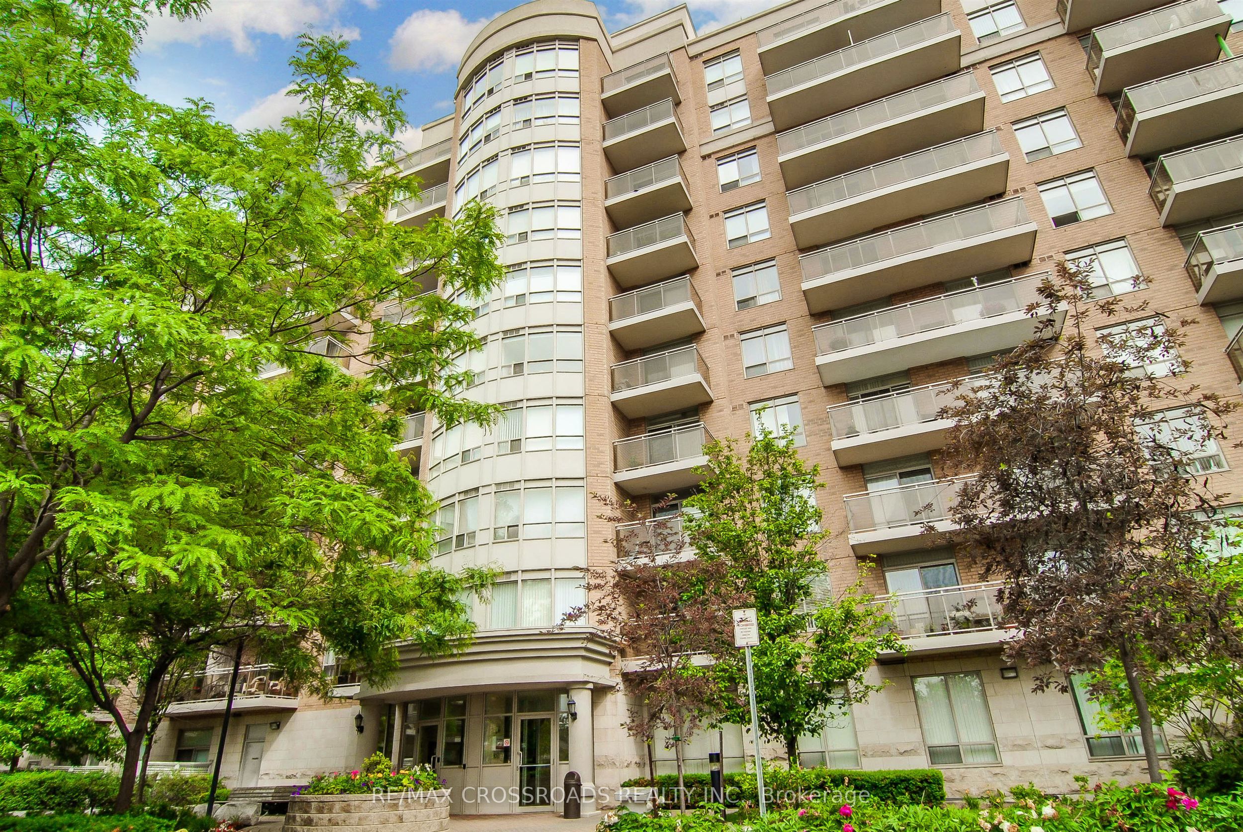650 Lawrence Avenue W 183, Toronto, ON M6A 3E8 photo 4