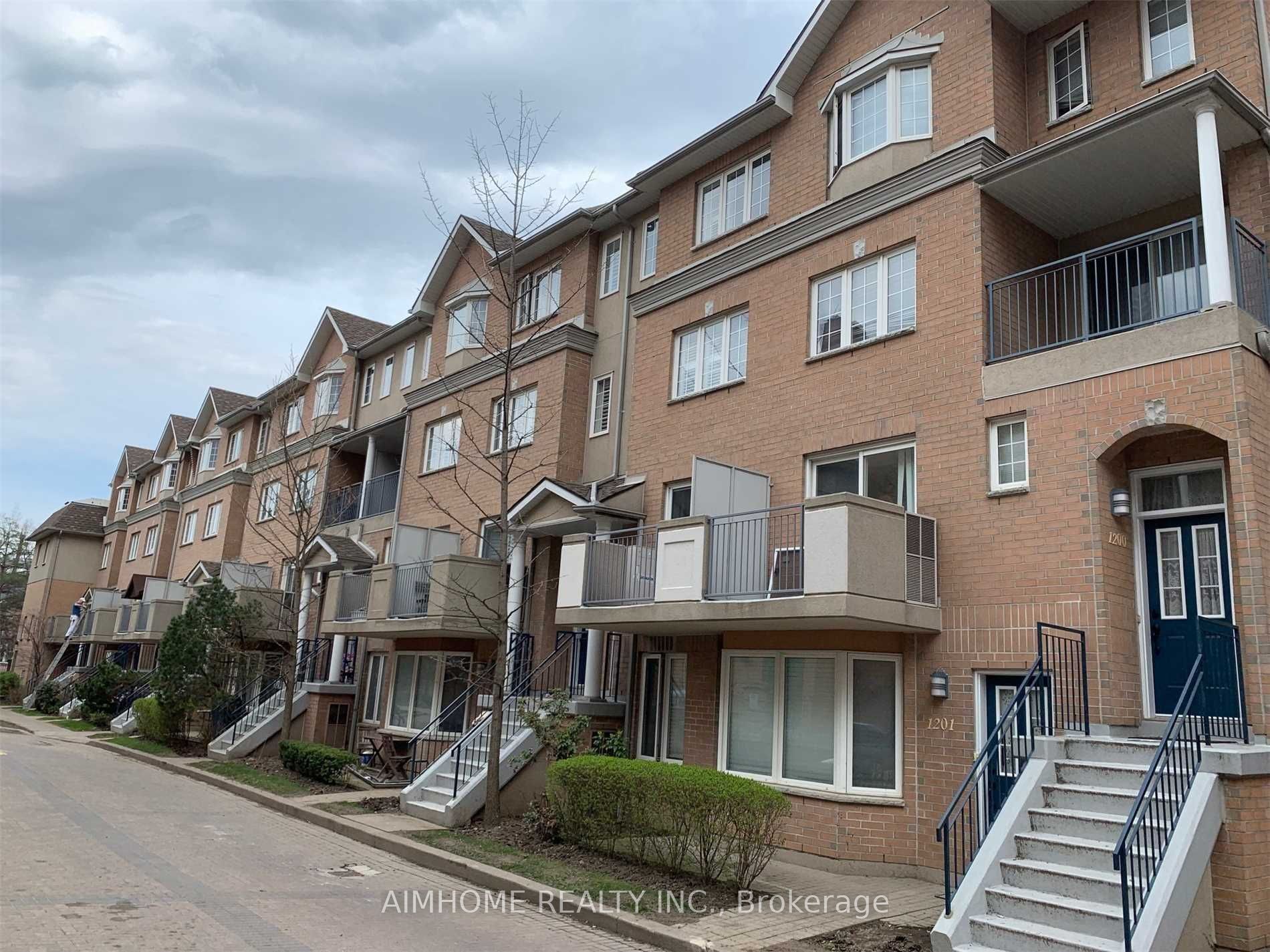 28 Sommerset Way 1530, Toronto, ON M2N 6W7