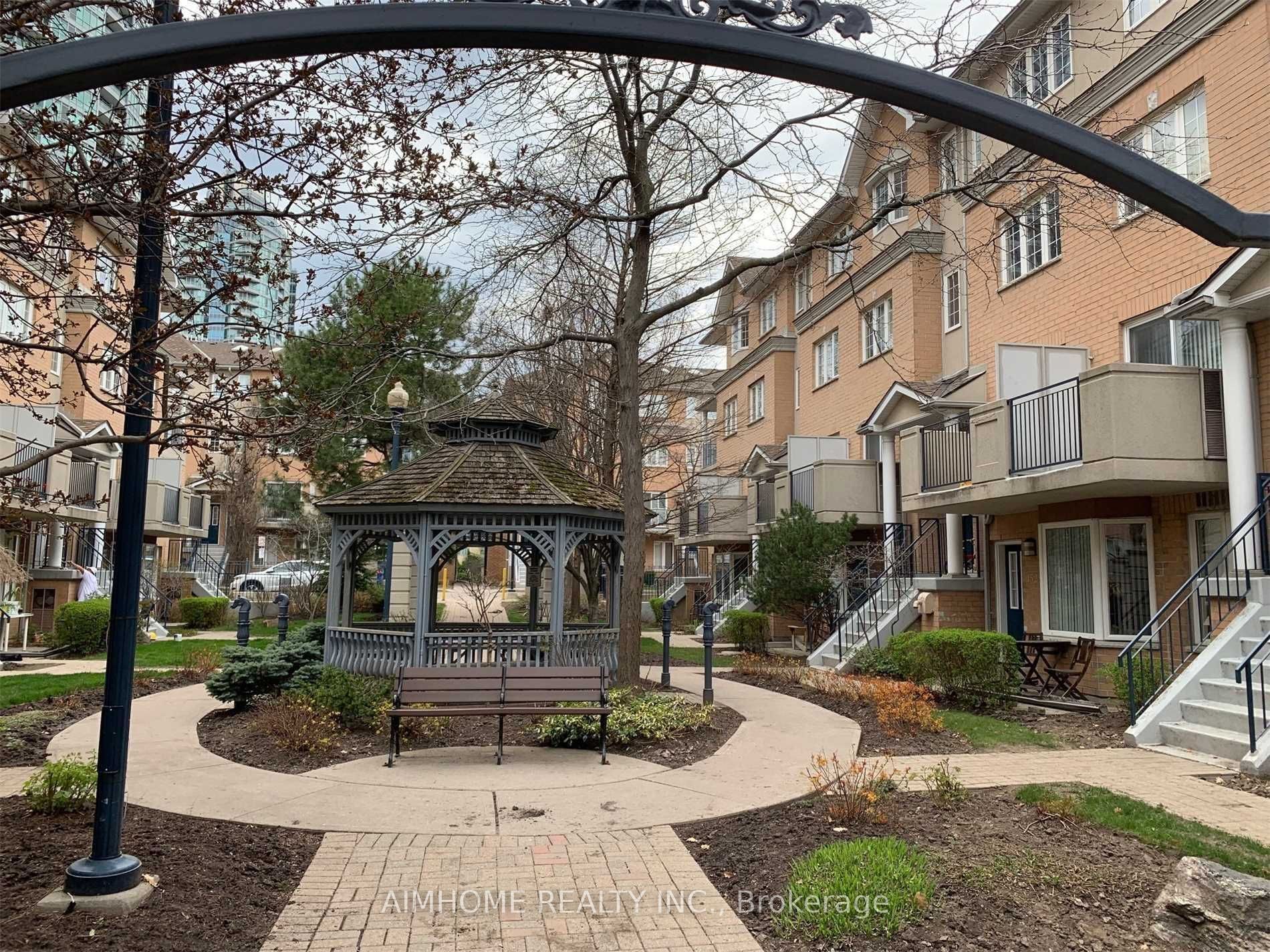 28 Sommerset Way 1530, Toronto, ON M2N 6W7 photo 3