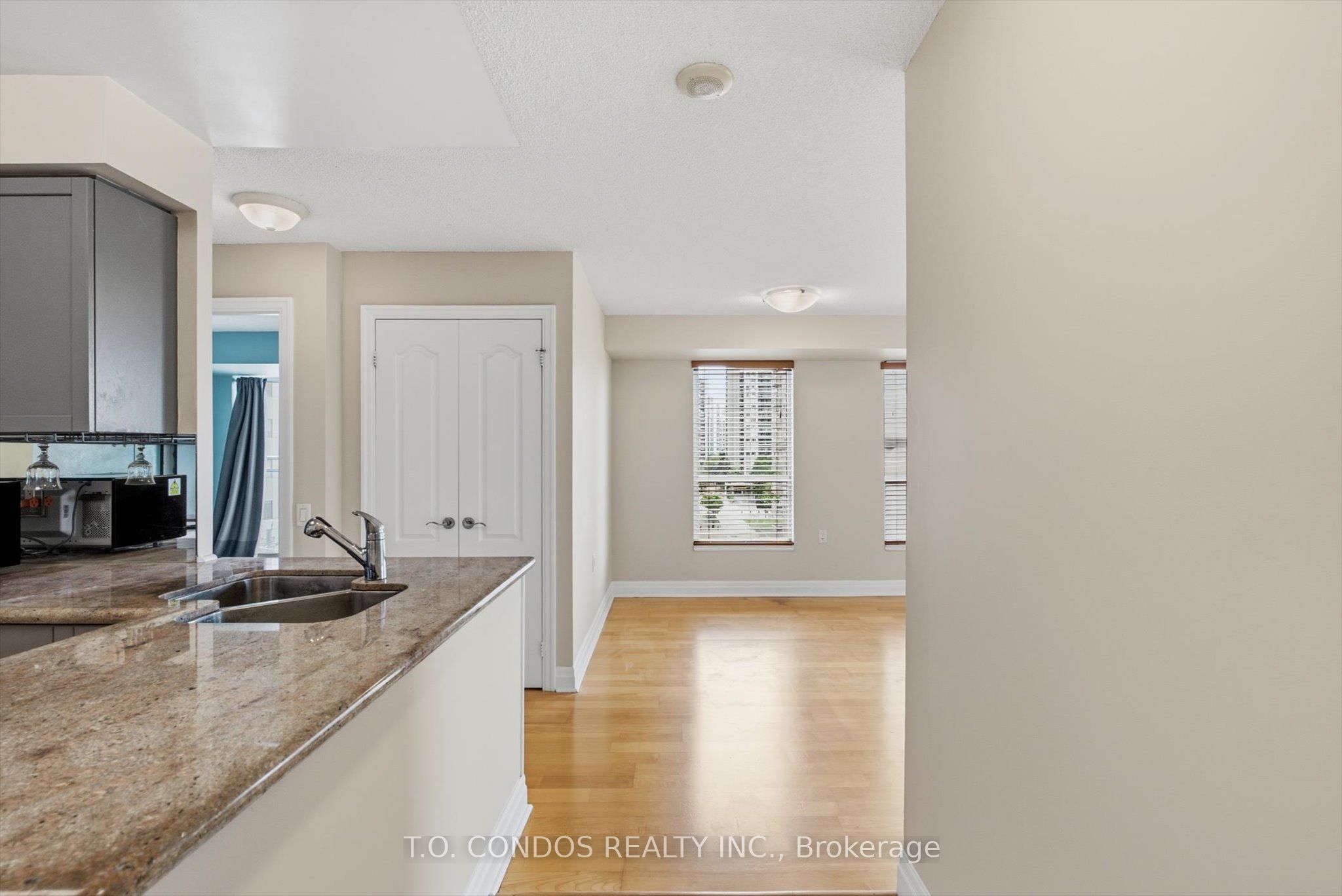 21 Hillcrest Avenue 601, Toronto, ON M2N 7K2 photo 2