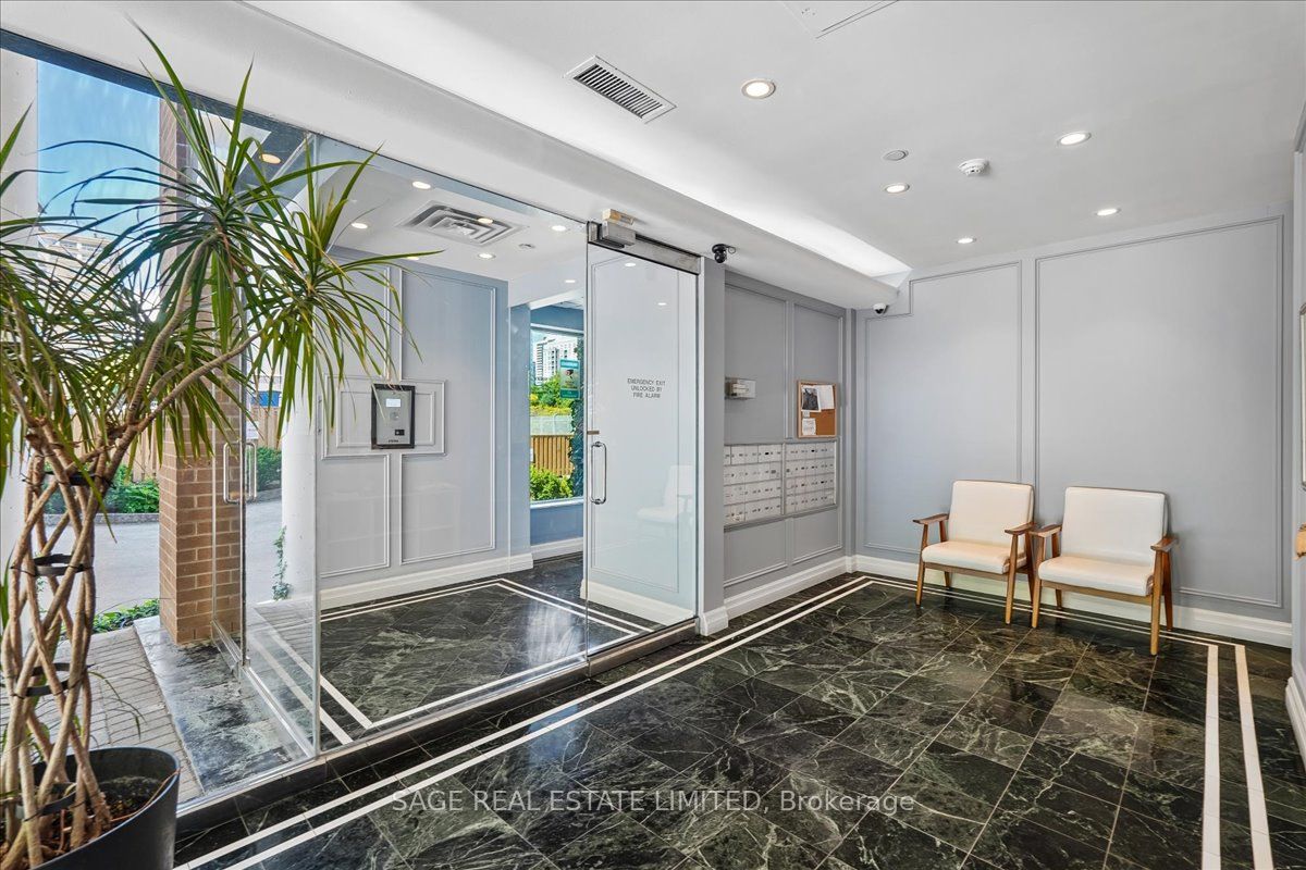 97 Lawton Boulevard 901, Toronto, ON M4V 1Z6 photo 5