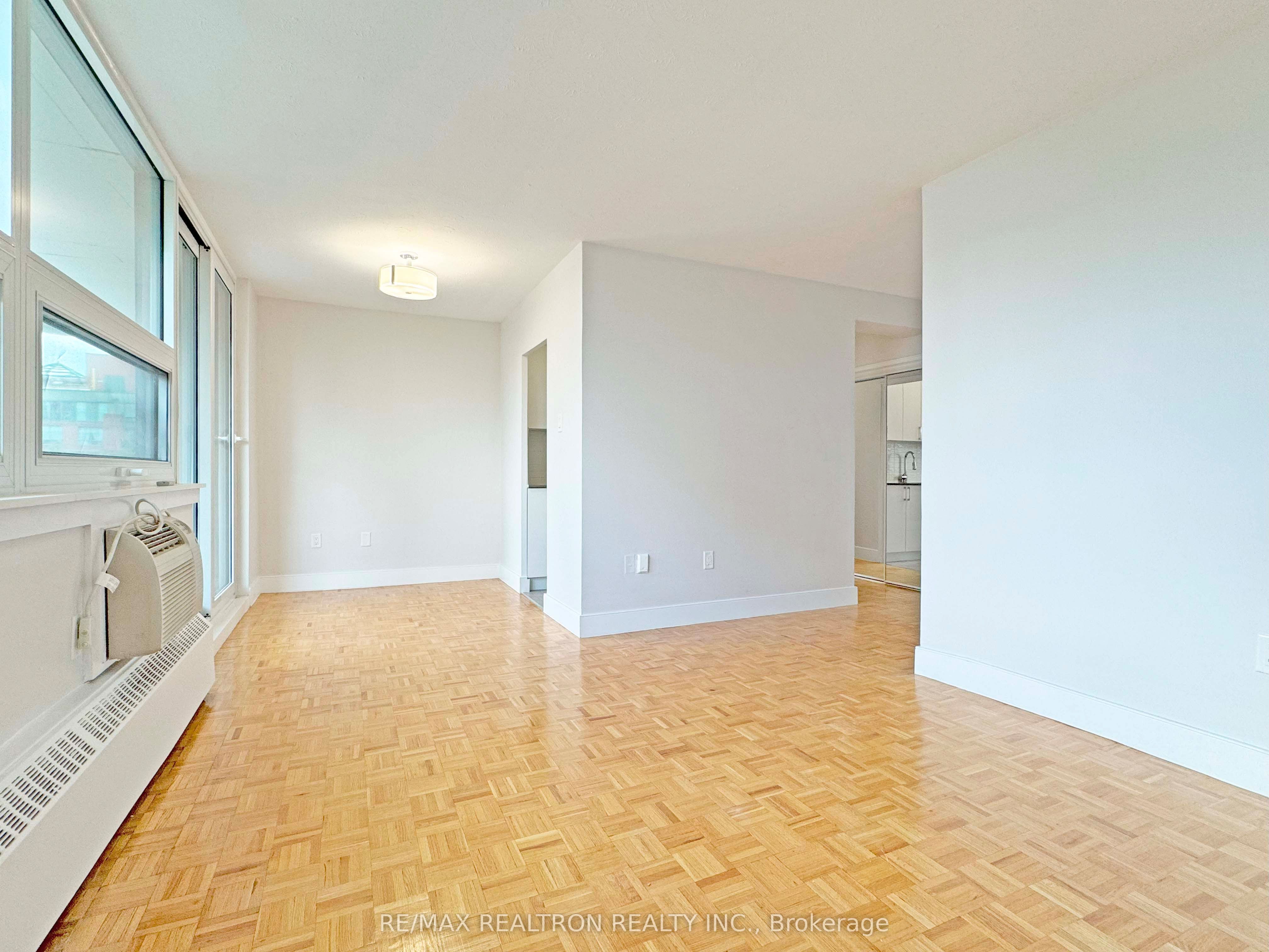 485 Huron Street 406, Toronto, ON M5R 2R5 photo 4