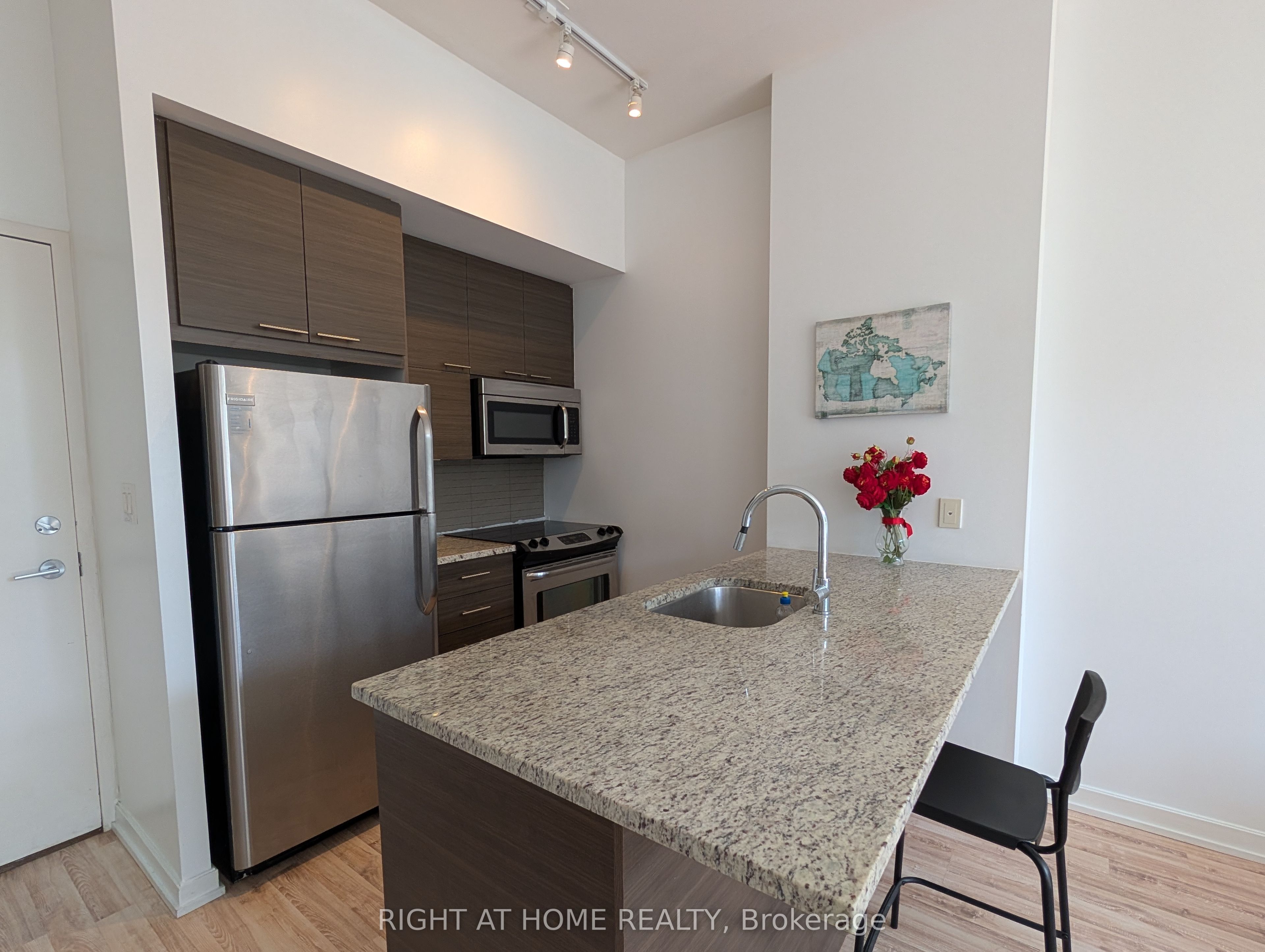 66 Forest Manor Road 106, Toronto, ON M2J 1M6 photo 5