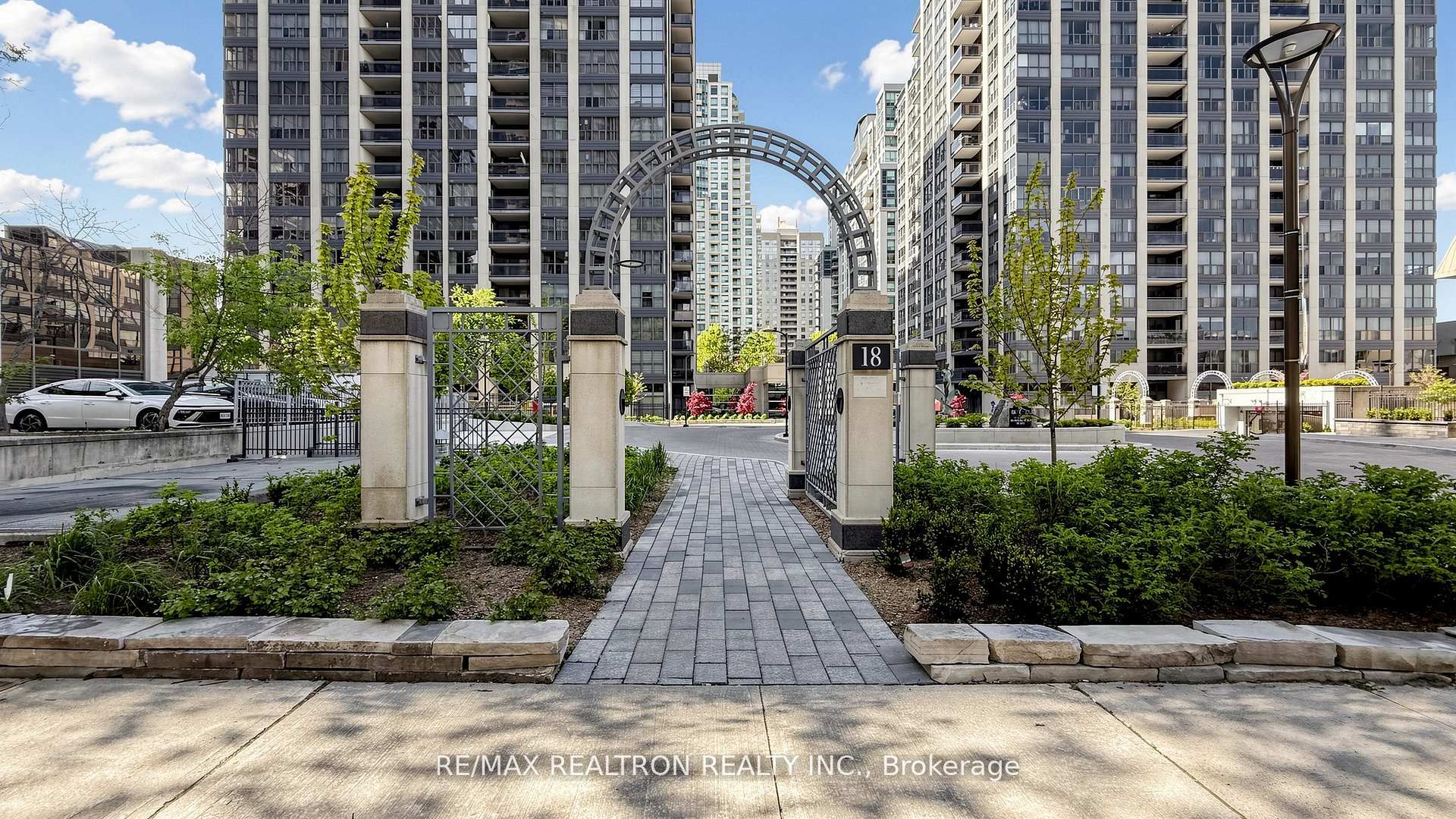 18 Hollywood Avenue 1707, Toronto, ON M2N 6P5 photo 4