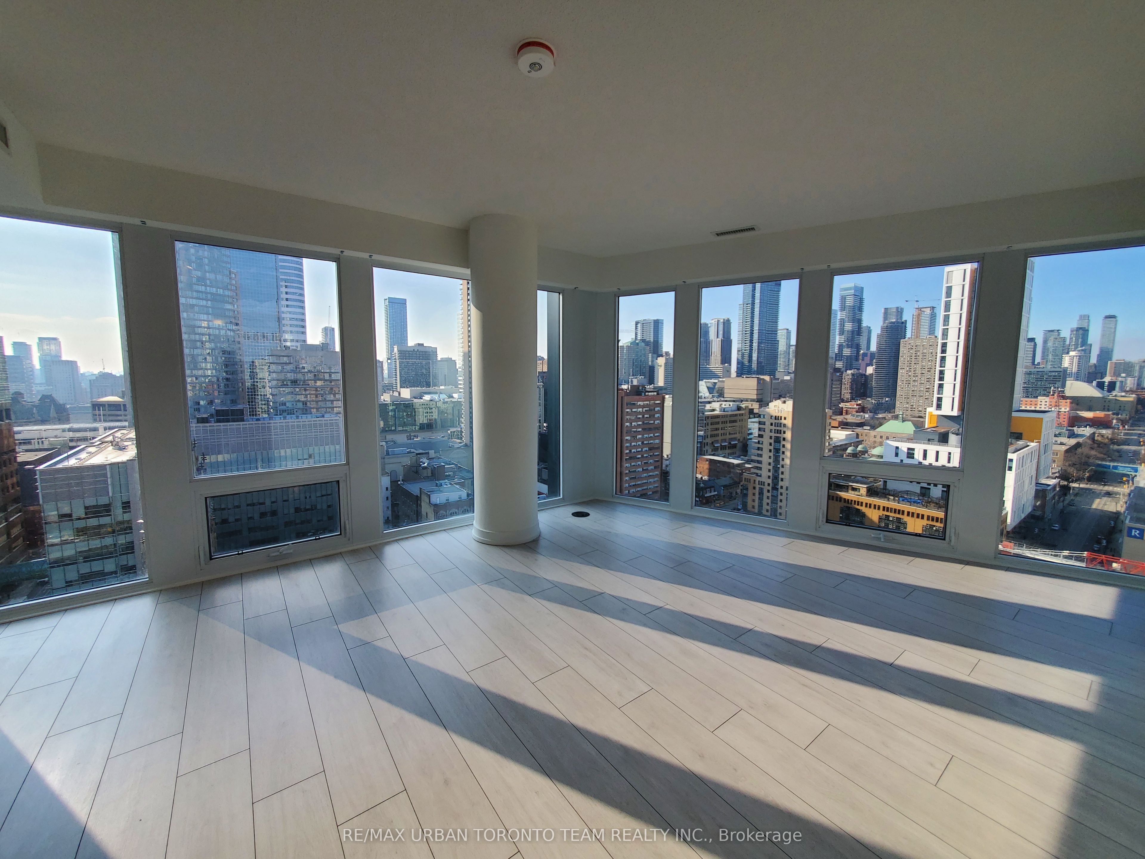 60 Shuter Street 2508, Toronto, ON M5B 1A8 photo 3