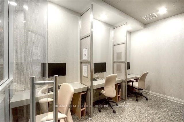 763 Bay Street 4012, Toronto, ON M5G 2R3 photo 2