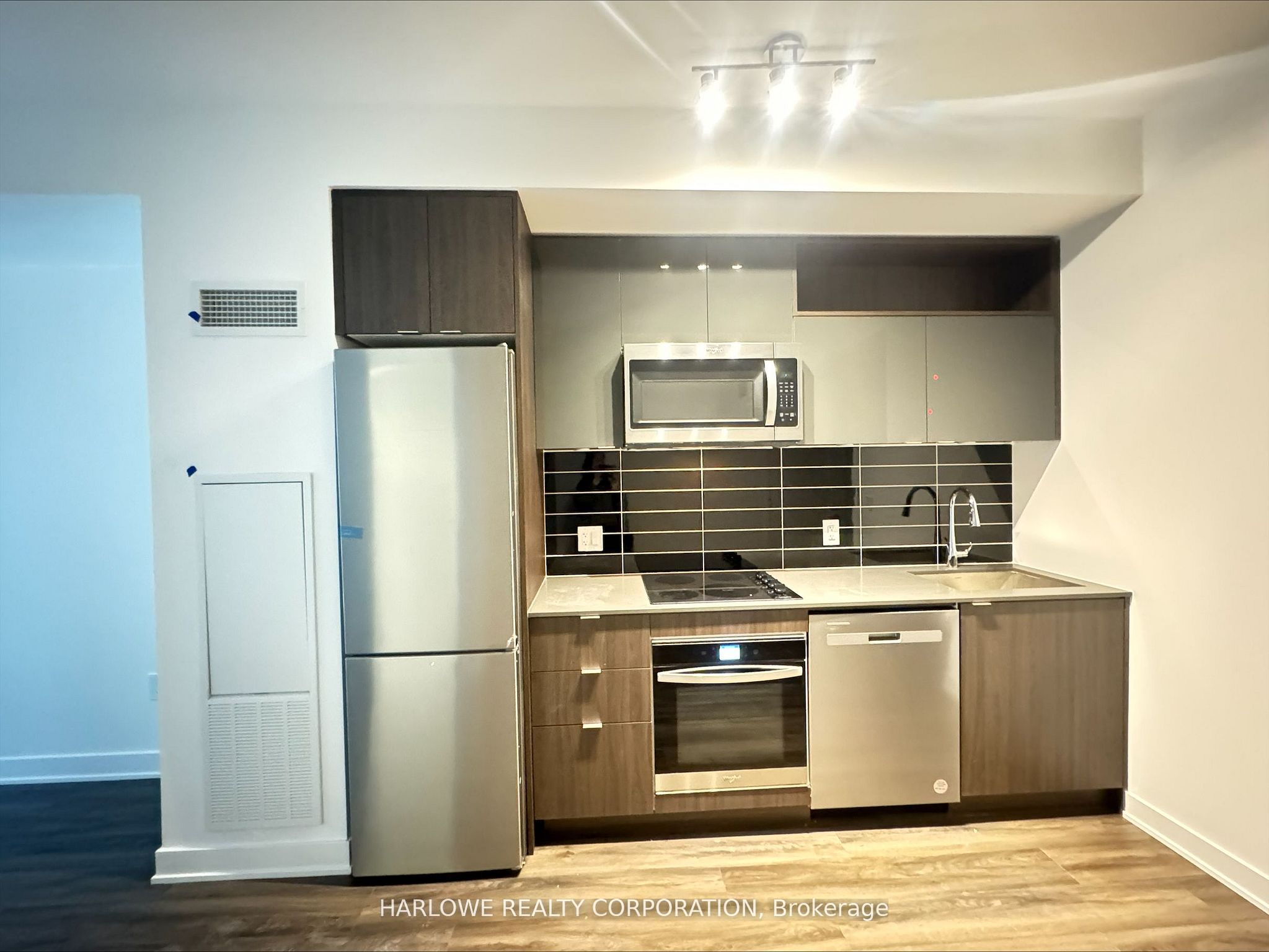 70 Princess Street 1232 E, Toronto, ON M5A 0X6 photo 2