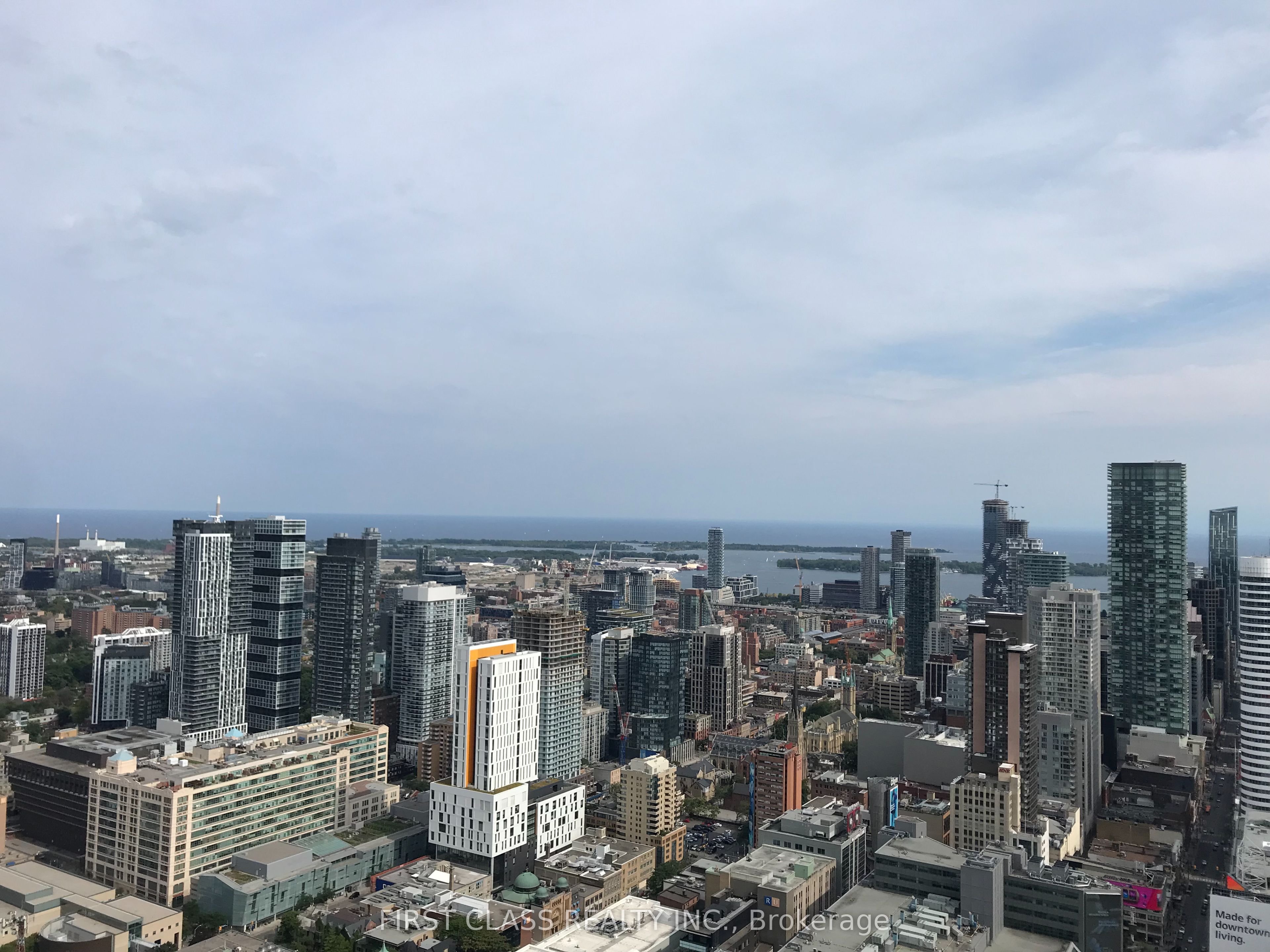 386 Yonge Street 5102, Toronto, ON M5B 0A5