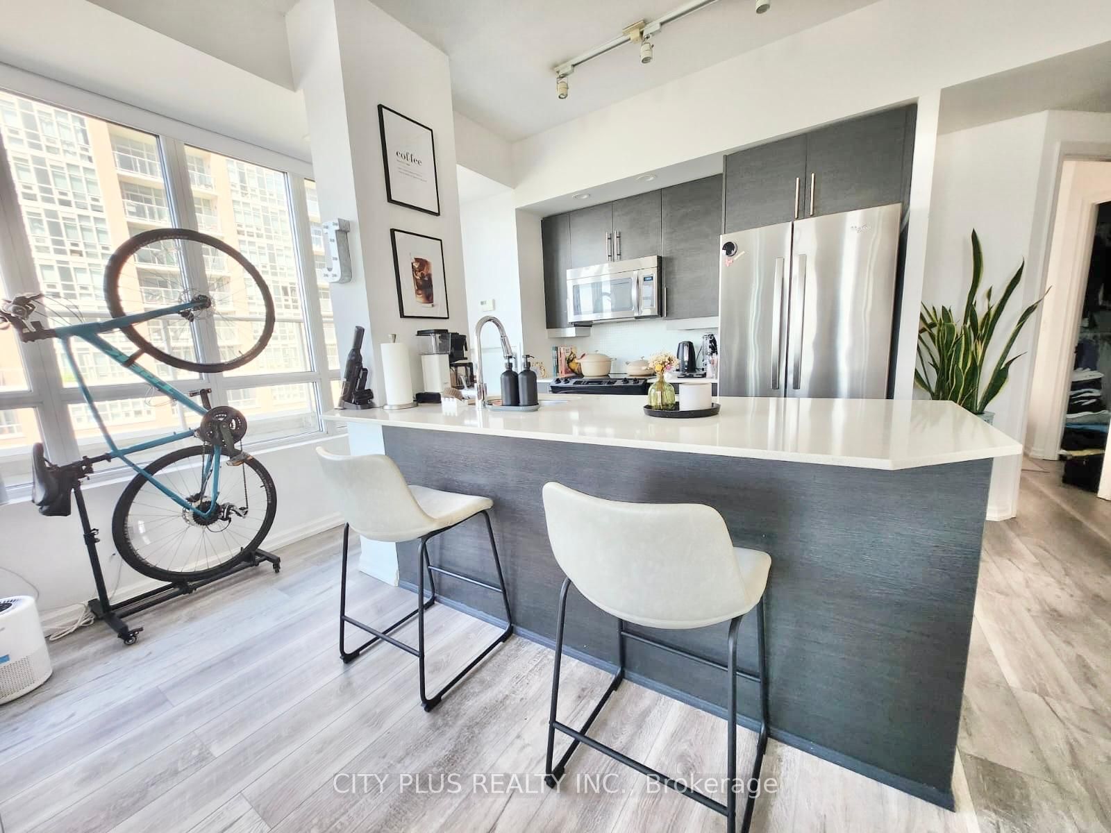 75 East Liberty Street 1106, Toronto, ON M6K 3R3 photo 4
