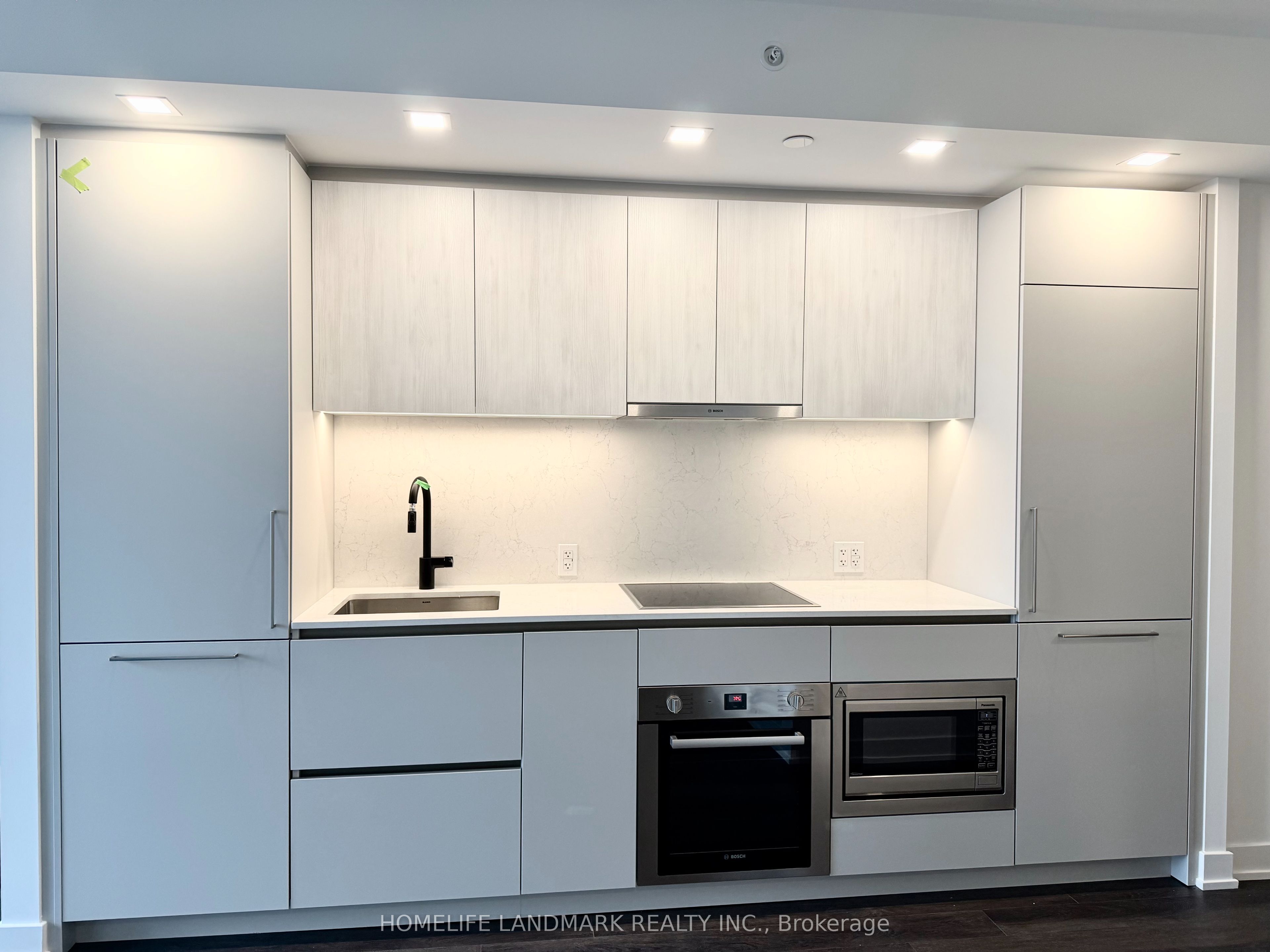 609 SHERBOURNE Street 3801, Toronto, ON M4X 0A4 photo 2