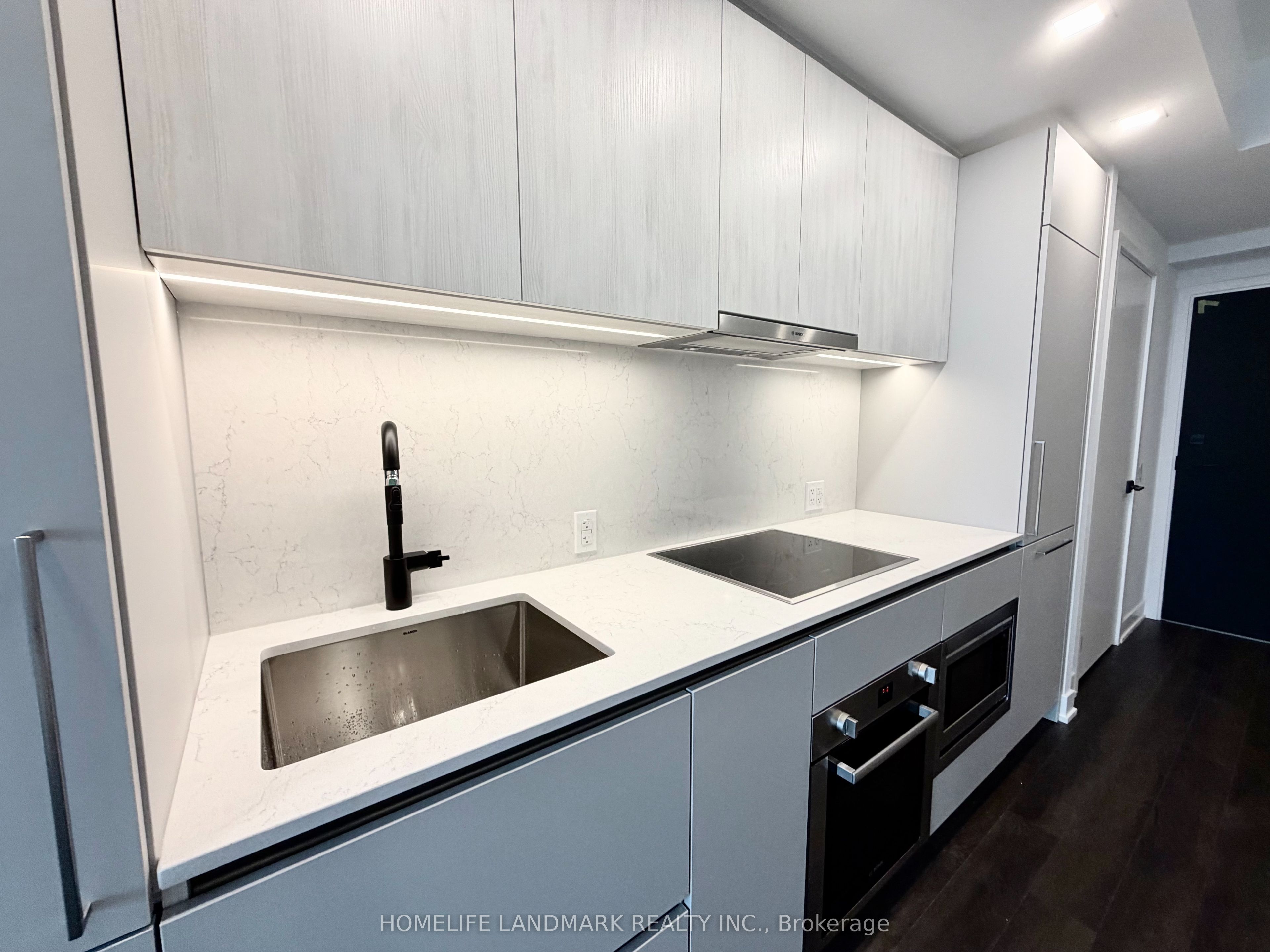 609 SHERBOURNE Street 3801, Toronto, ON M4X 0A4 photo 4