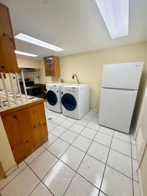 180 Cottingham Street Basement, Toronto, ON M4V 1C5 photo 2