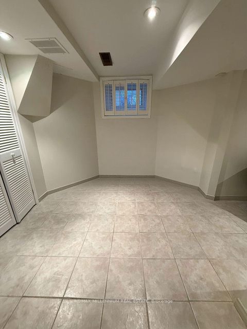 180 Cottingham Street Basement, Toronto, ON M4V 1C5 photo 4