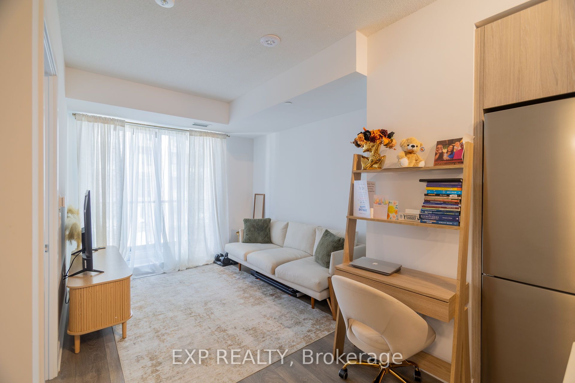35 Tubman Avenue 922, Toronto, ON M5A 0T1
