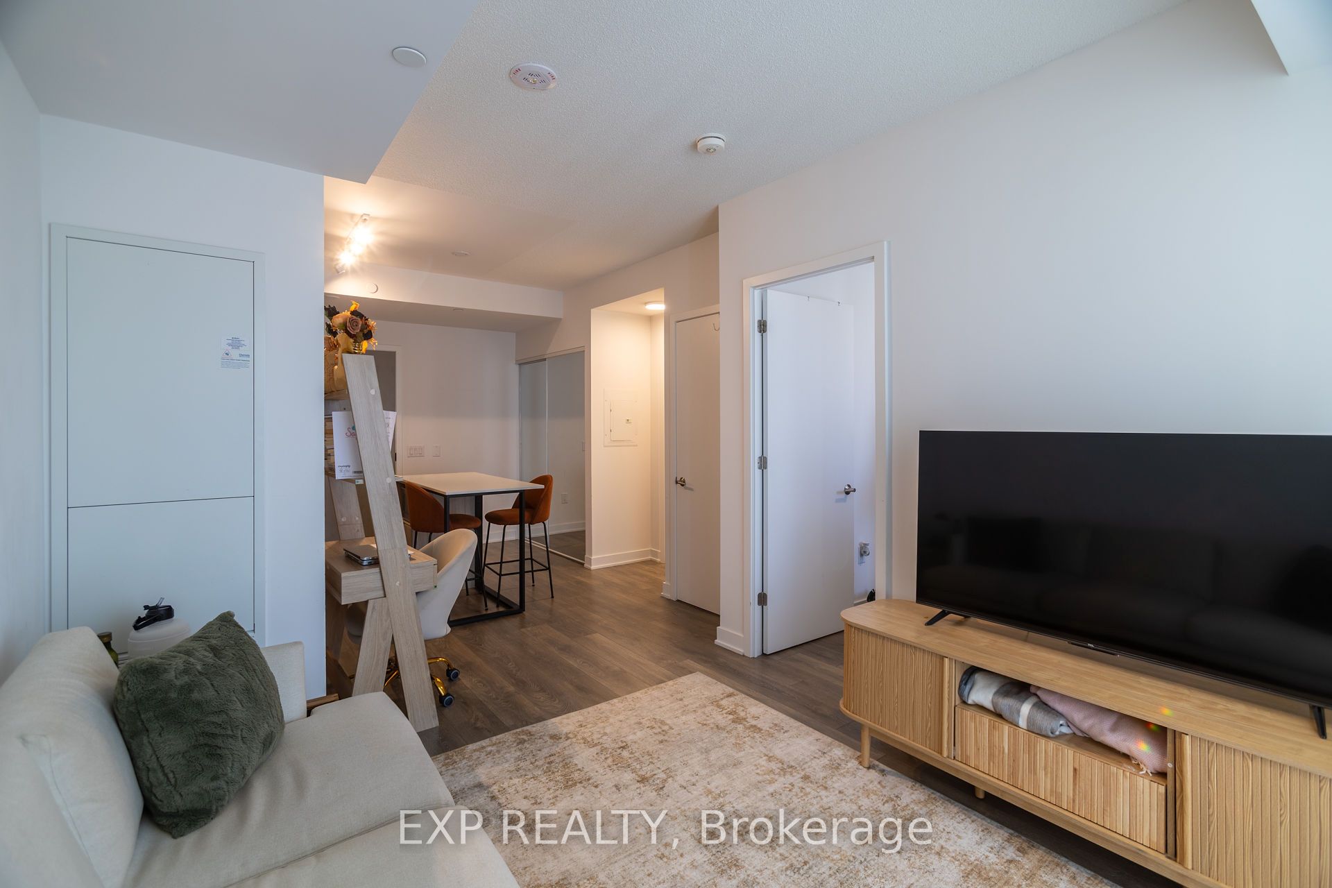 35 Tubman Avenue 922, Toronto, ON M5A 0T1 photo 5