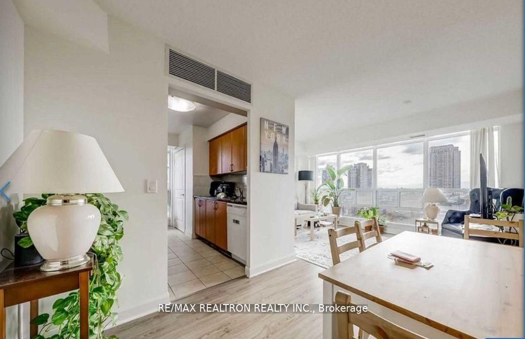 35 Bales Avenue 1011, Toronto, ON M2N 7L7 photo 3