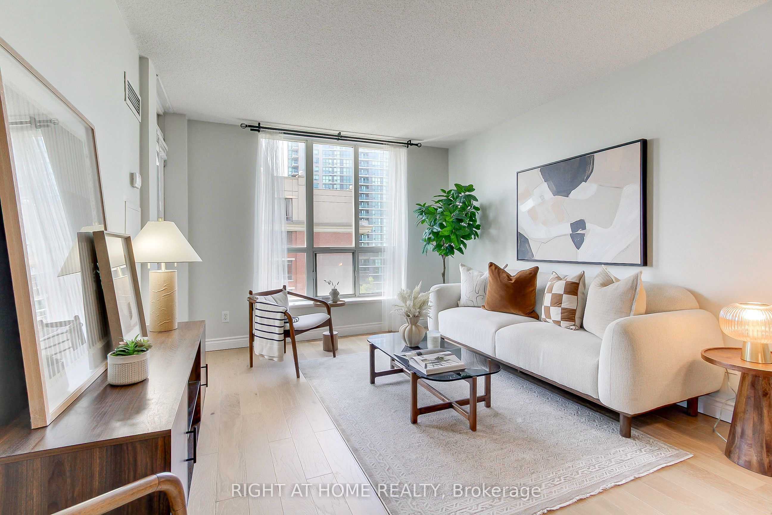 55 Harrison Garden Boulevard 907, Toronto, ON M2N 7G3