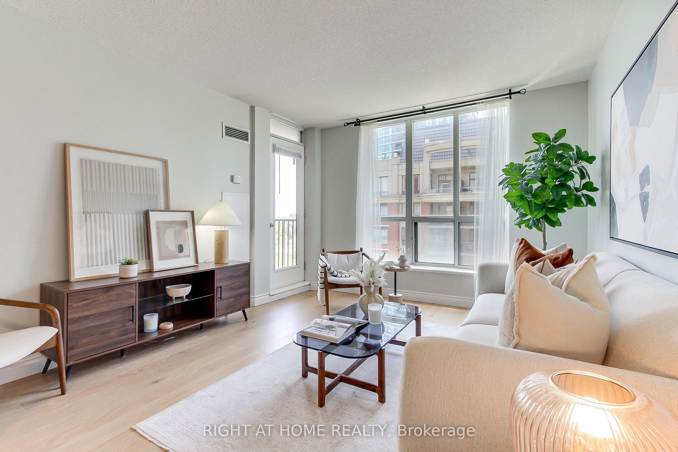 55 Harrison Garden Boulevard 907, Toronto, ON M2N 7G3 photo 2