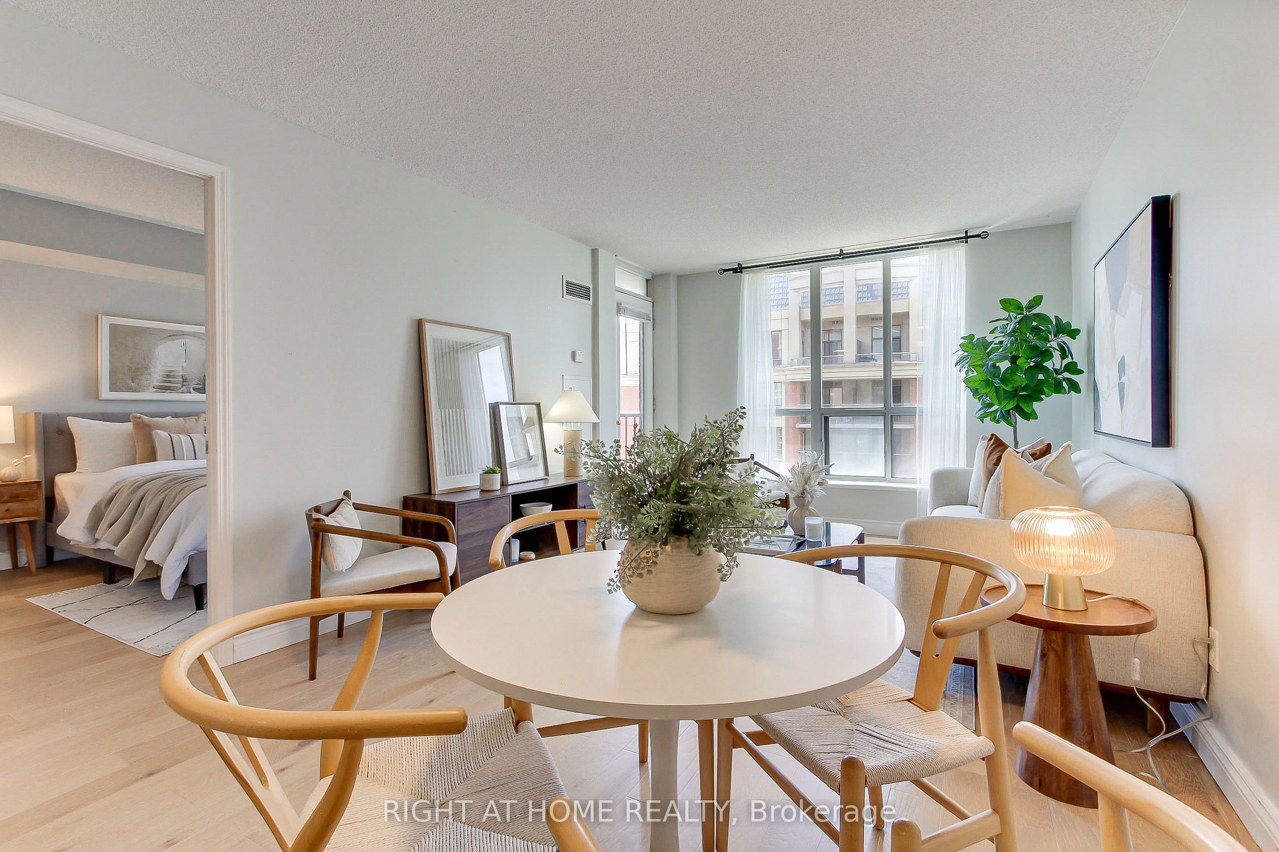 55 Harrison Garden Boulevard 907, Toronto, ON M2N 7G3 photo 4