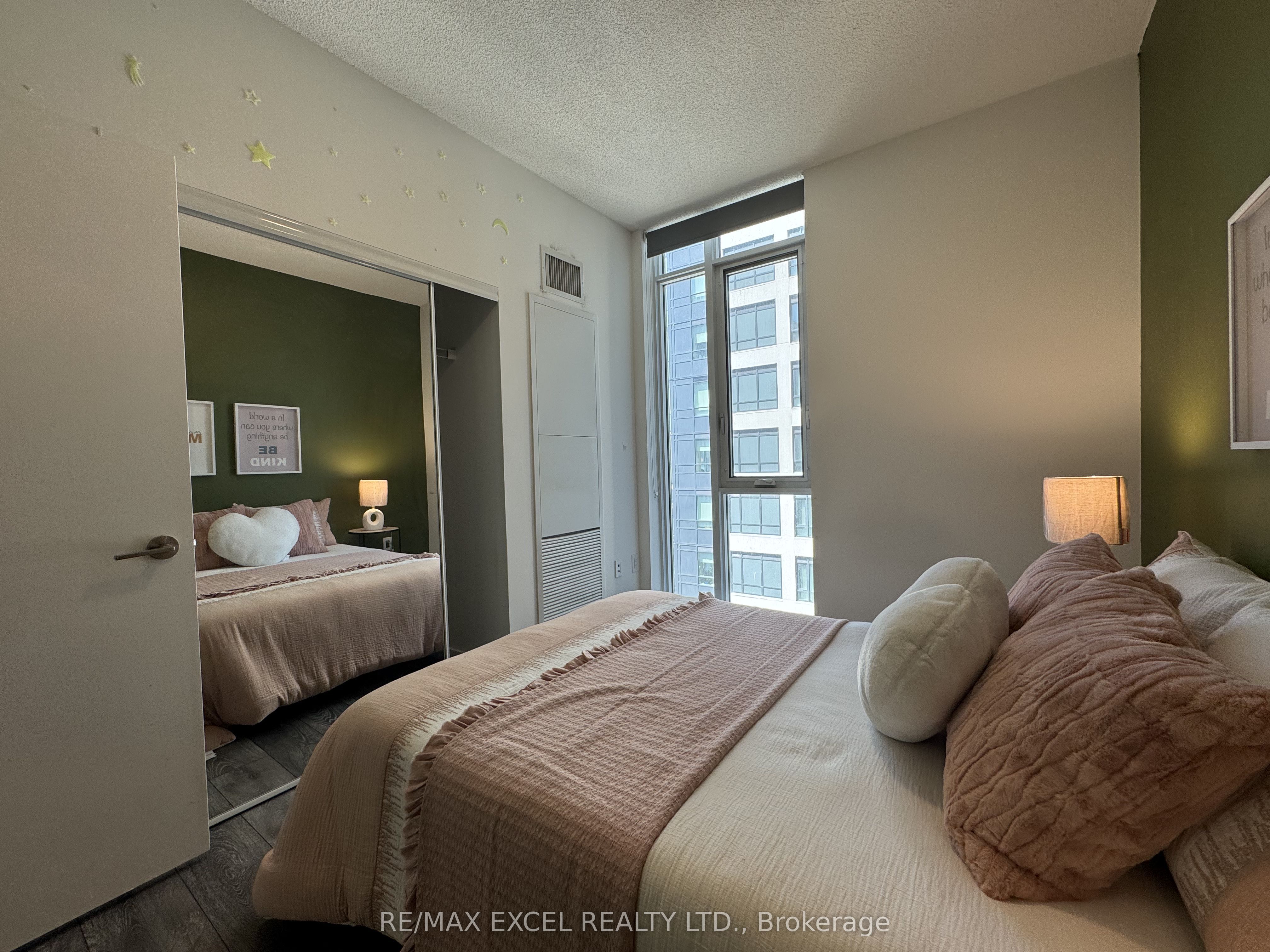 225 Sumach Street 1009, Toronto, ON M5A 0P8 photo 5
