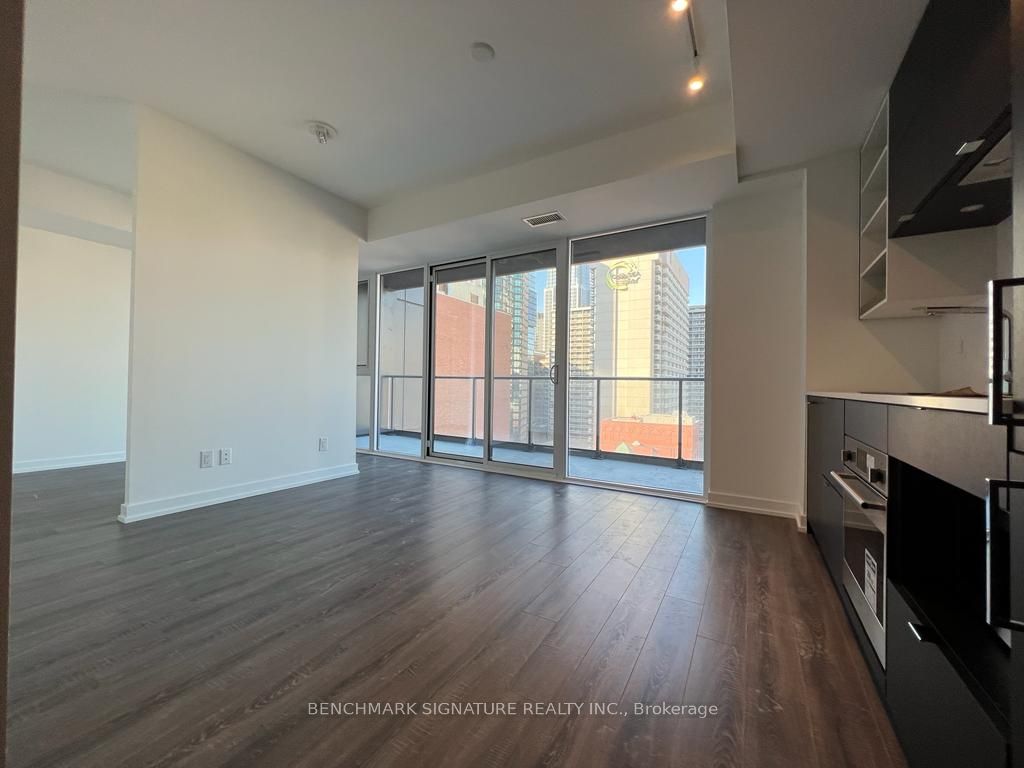 20 Edward Street 1001, Toronto, ON M5G 0C5