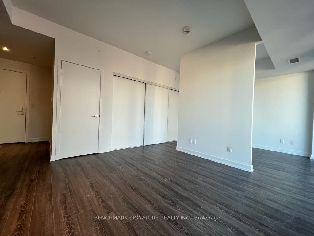 20 Edward Street 1001, Toronto, ON M5G 0C5 photo 4