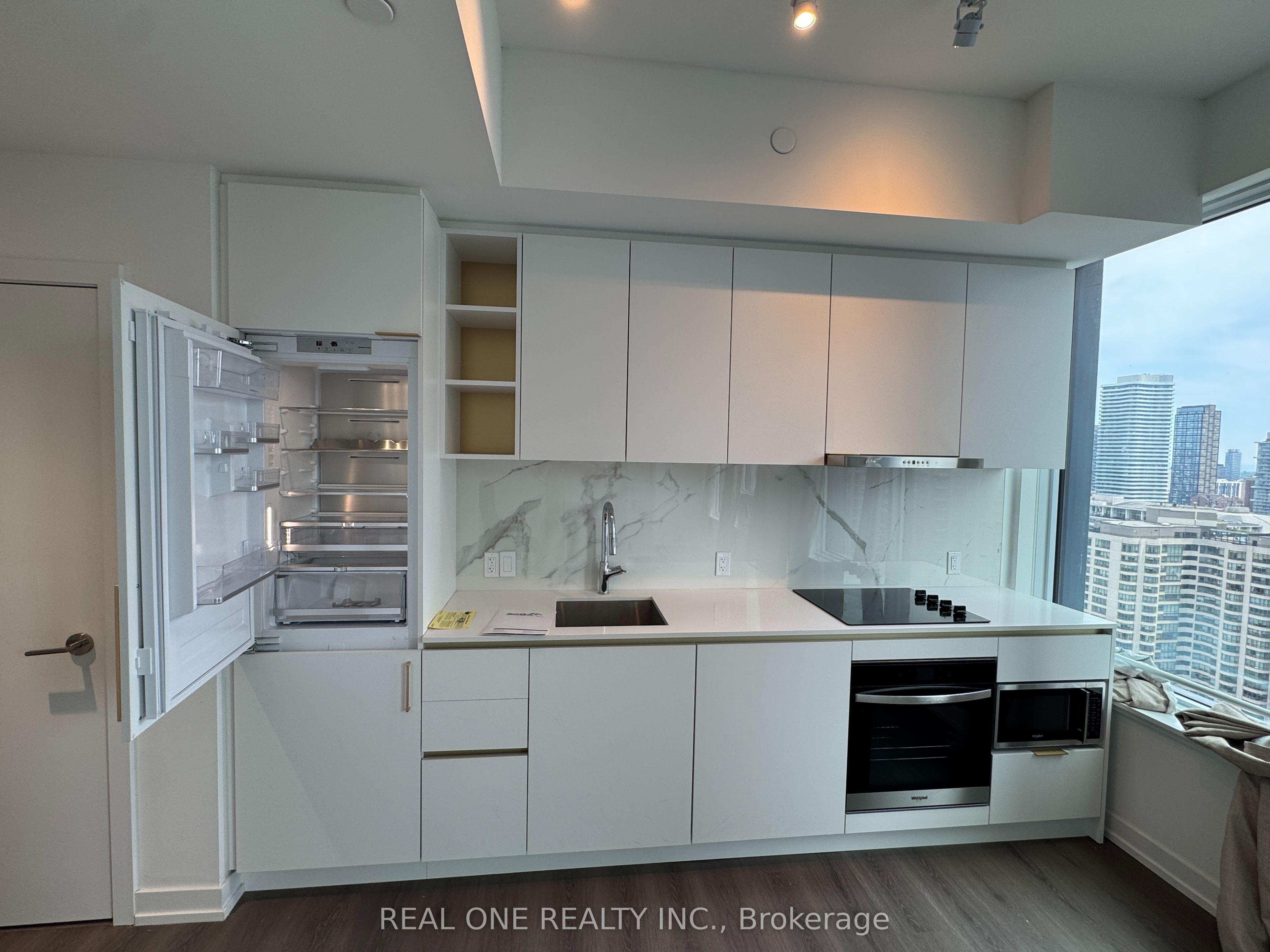 8 WELLESLEY Street W 2615, Toronto, ON M4Y 0J5 photo 5