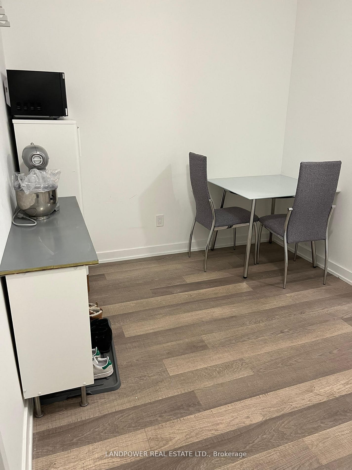 181 Huron Street 1102, Toronto, ON M5T 0C1 photo 3