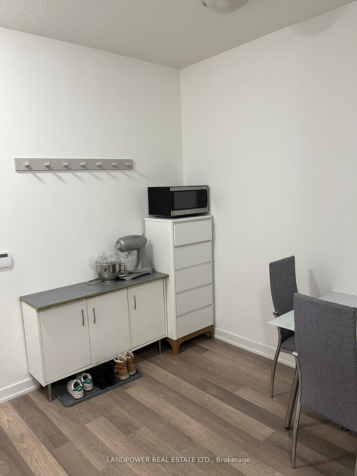 181 Huron Street 1102, Toronto, ON M5T 0C1 photo 4