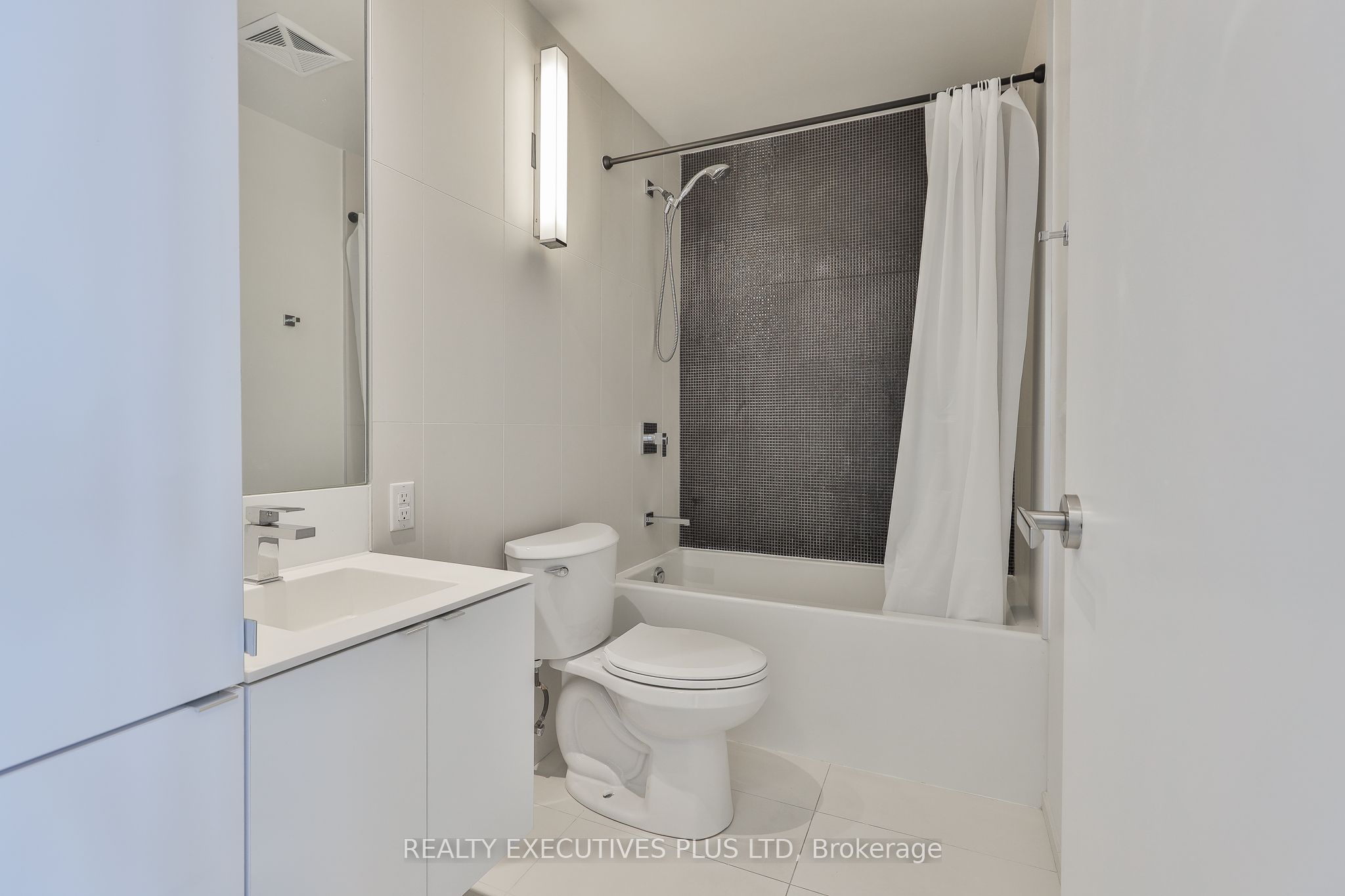 125 Peter Street 3604, Toronto, ON M5V 0M2 photo 2