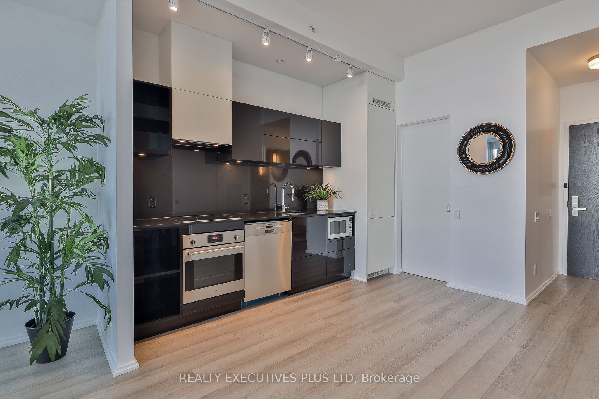 125 Peter Street 3604, Toronto, ON M5V 0M2 photo 5