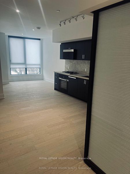 505 Glencairn Avenue 211, Toronto, ON M6B 0B2 photo 3