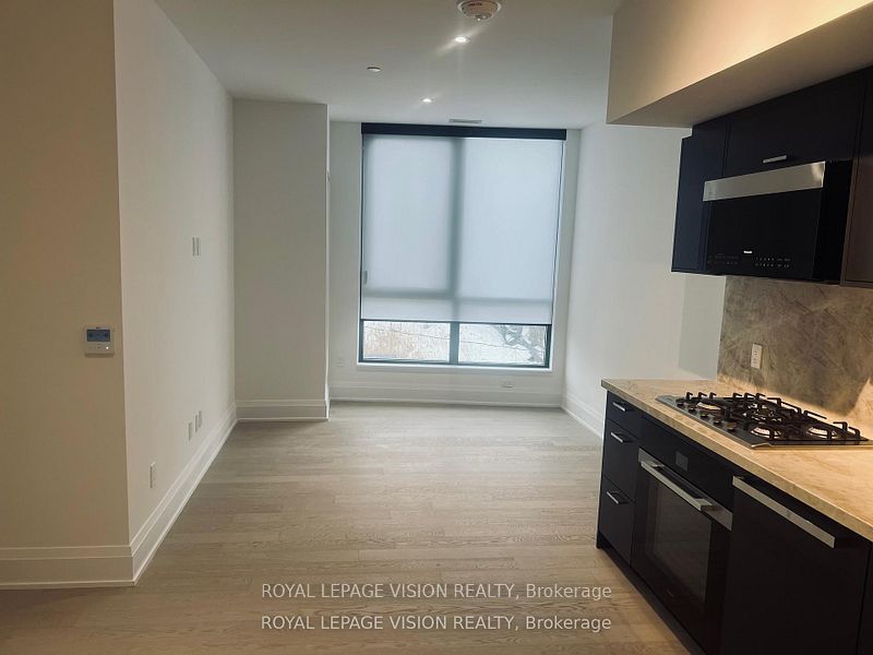 505 Glencairn Avenue 211, Toronto, ON M6B 0B2 photo 5