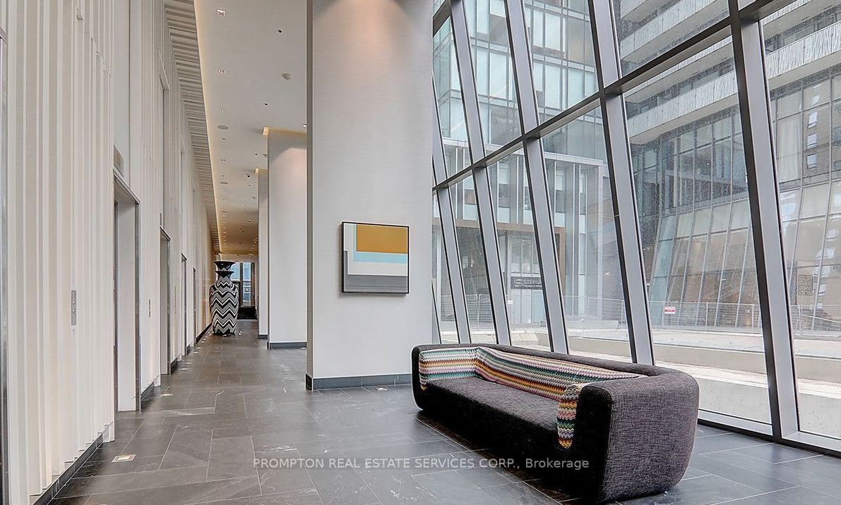42 Charles Street E 607, Toronto, ON M4Y 1T4 photo 2