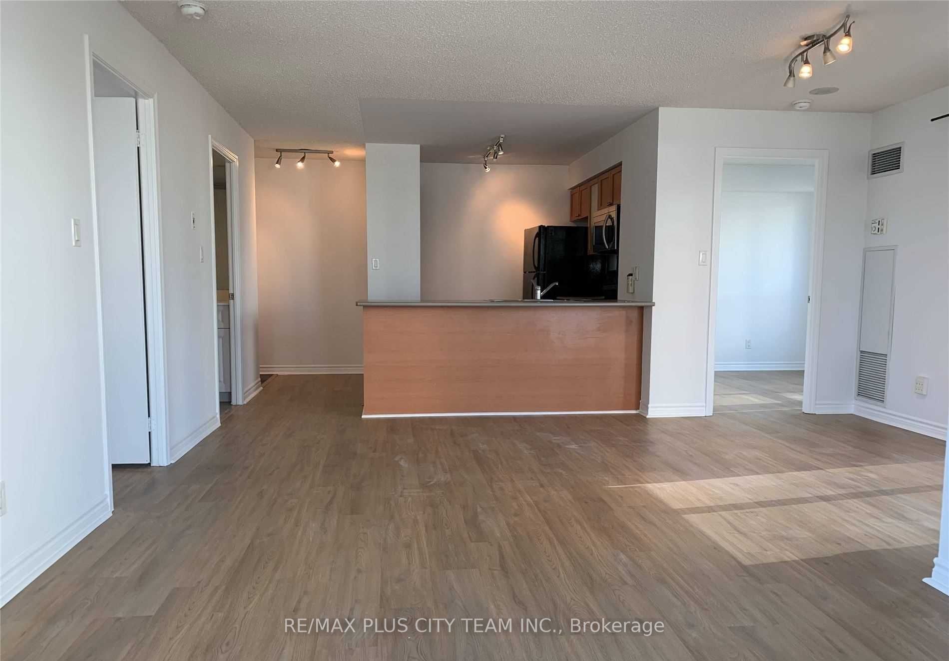 410 Queens Quay Way 709, Toronto, ON M5V 2Z3 photo 4