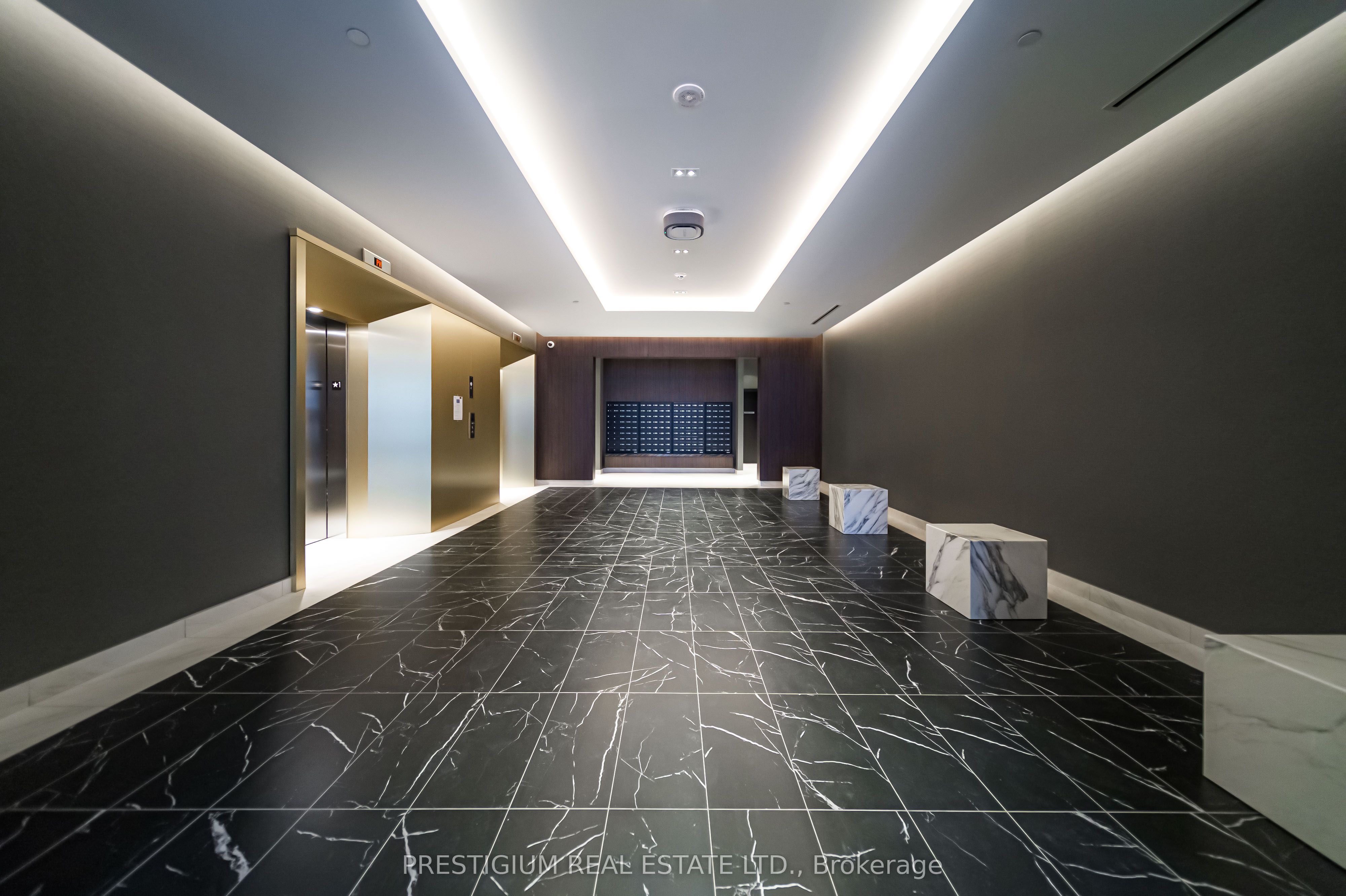 500 Dupont Street 303, Toronto, ON M6G 1Y7 photo 4