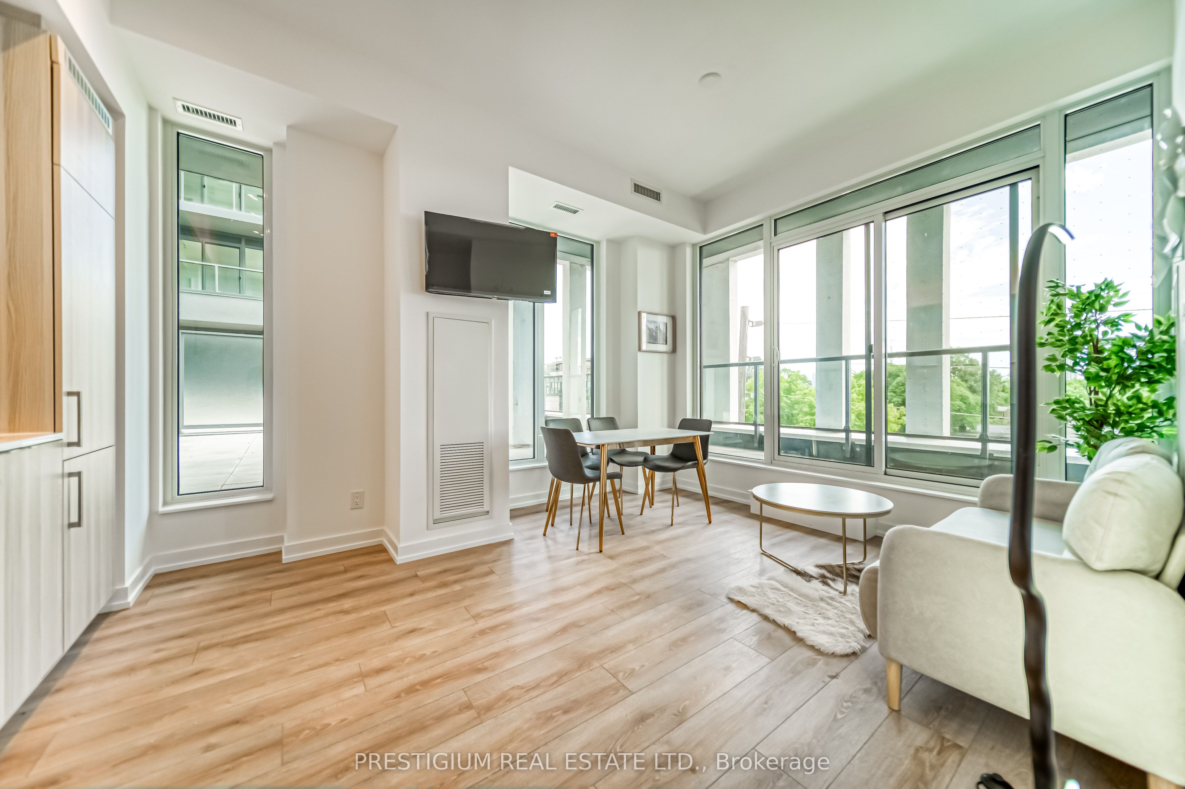 500 Dupont Street 303, Toronto, ON M6G 1Y7 photo 5