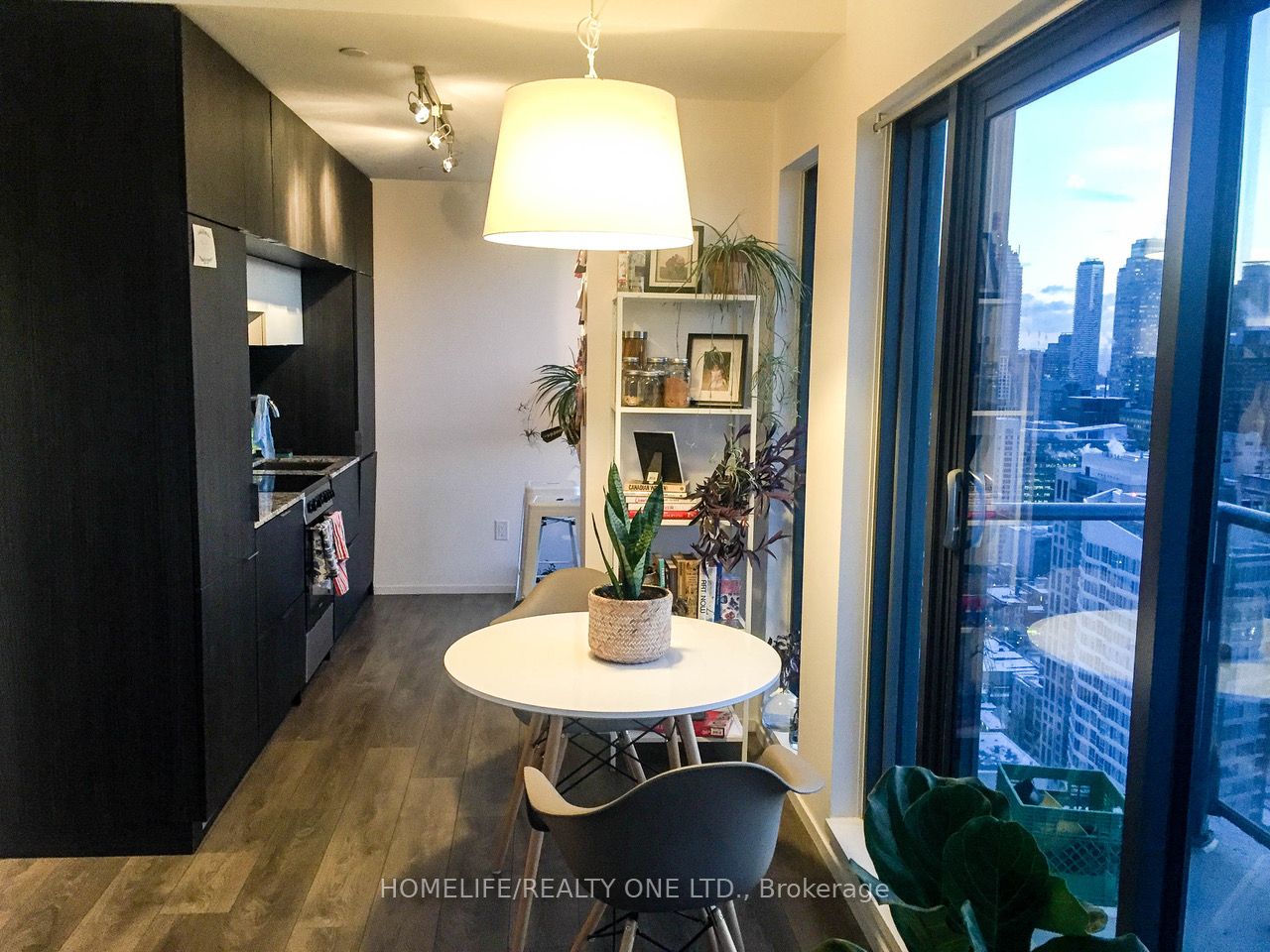159 Dundas Street E 3509, Toronto, ON M4M 3N9 photo 3