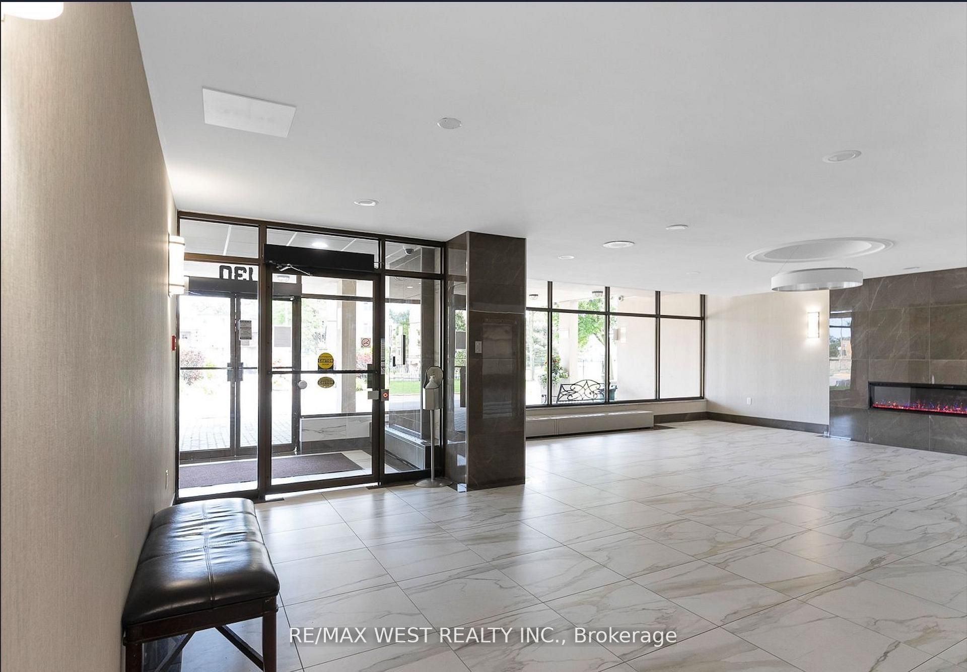 130 Neptune Drive 202, Toronto, ON M6A 1X5 photo 2