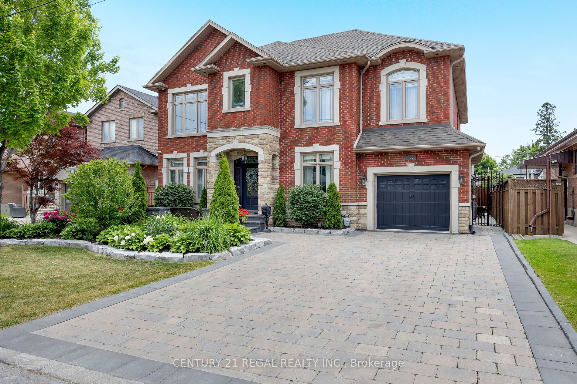 127 Sultana Avenue, Toronto, ON M6A 1T6 photo 2