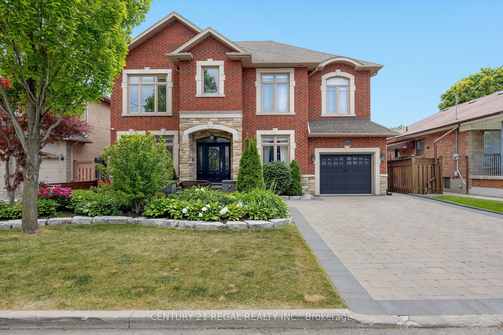 127 Sultana Avenue, Toronto, ON M6A 1T6 photo 4