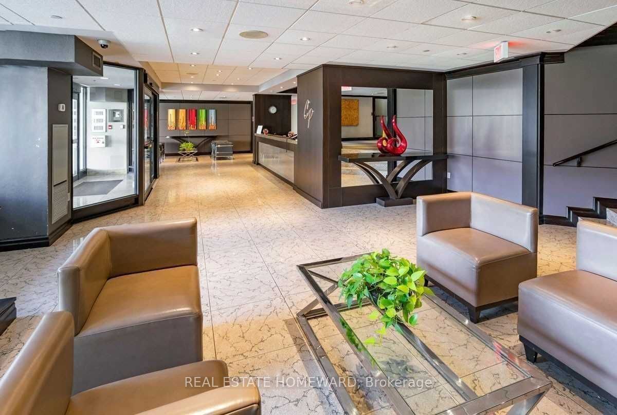 77 Maitland Place 409, Toronto, ON M4Y 2V6 photo 4