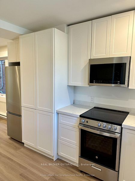 659 Vaughan Road 2, Toronto, ON M6E 2Y4 photo 2